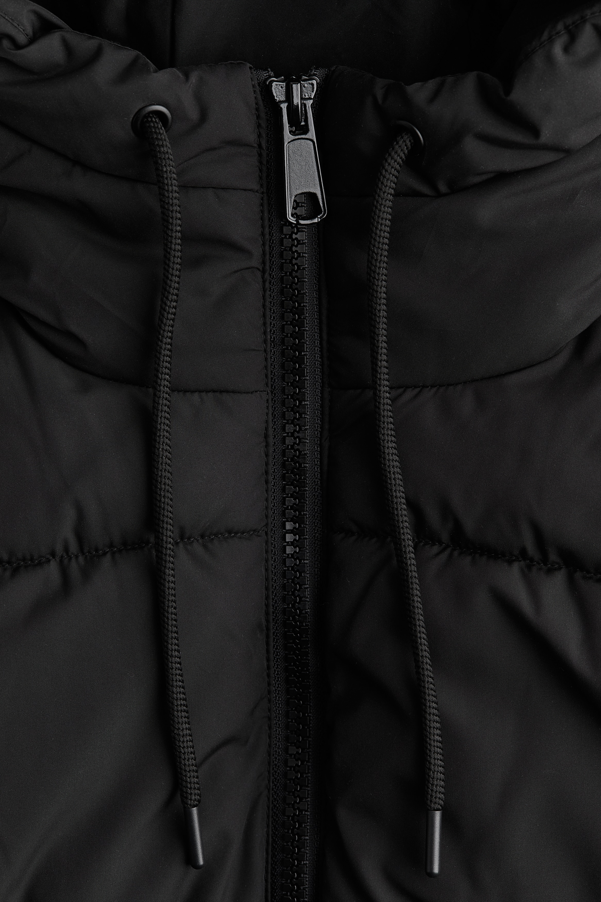 Veste matelassée femme avec capuche et fermeture zippée