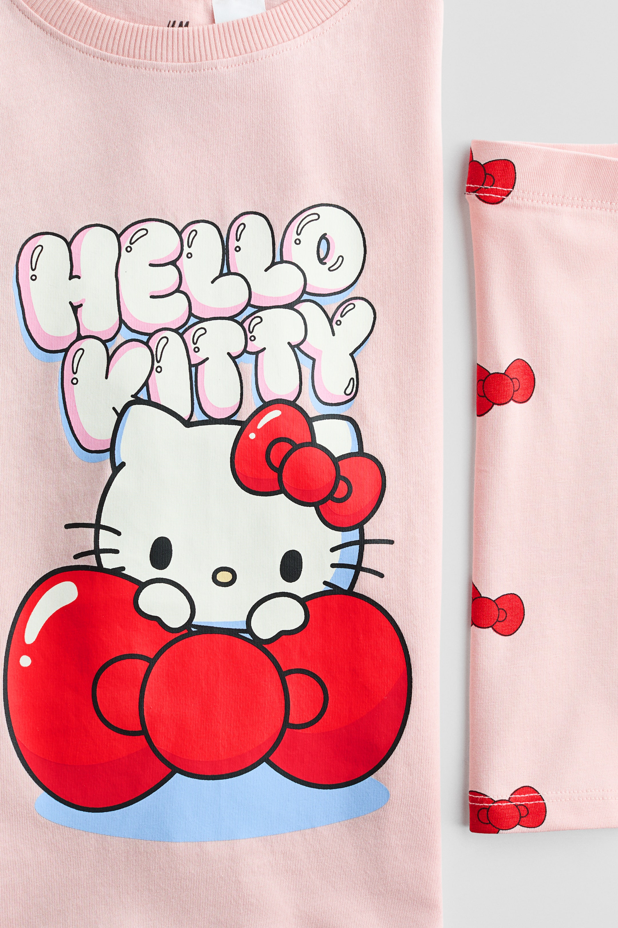 View larger image: 2-piece printed set - Pink/Hello Kitty - Kids | H&M IN 2