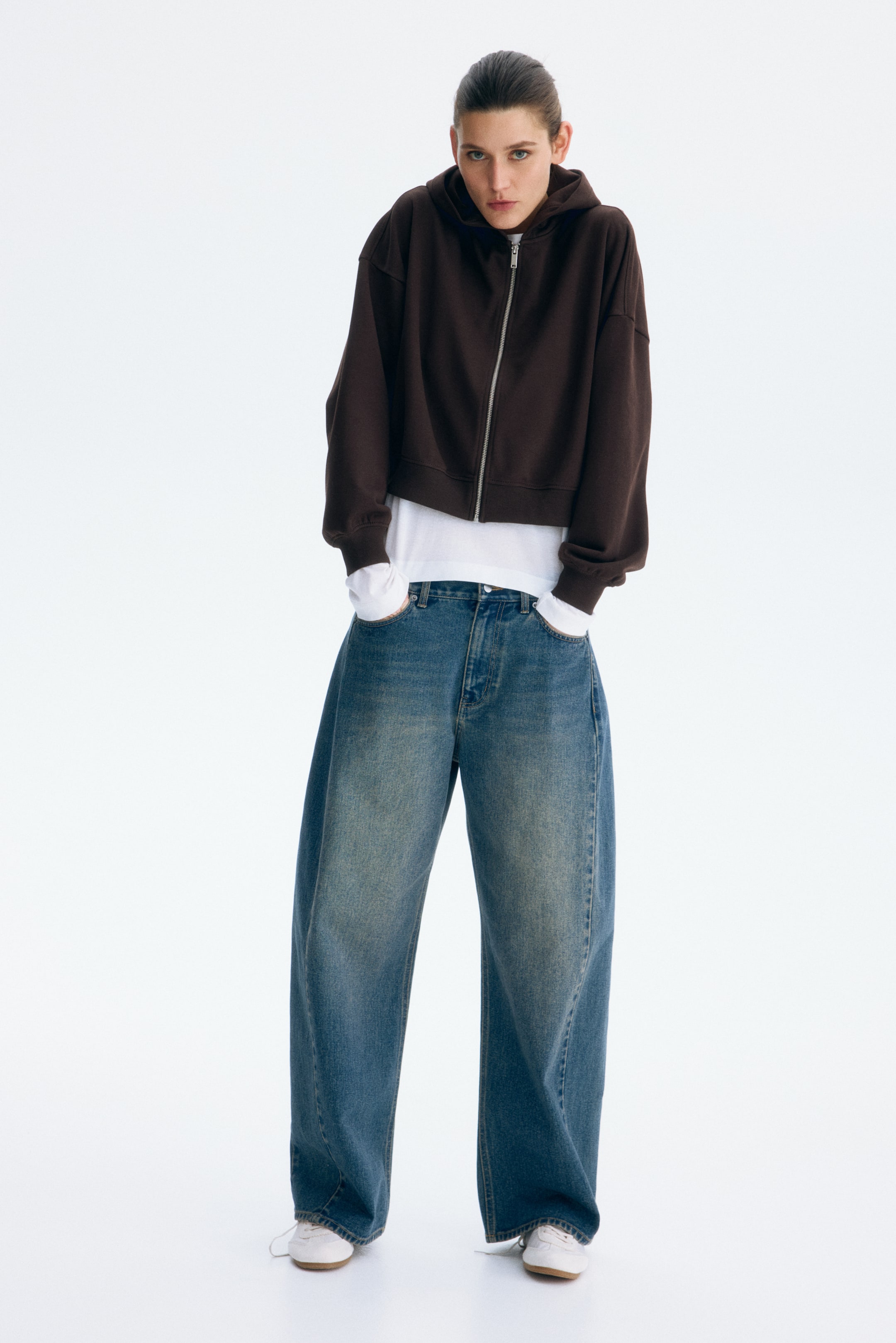 Переглянути збільшене зображення: Коротке худі на блискавці - Темно-коричневий - Ladies | H&M UA 1