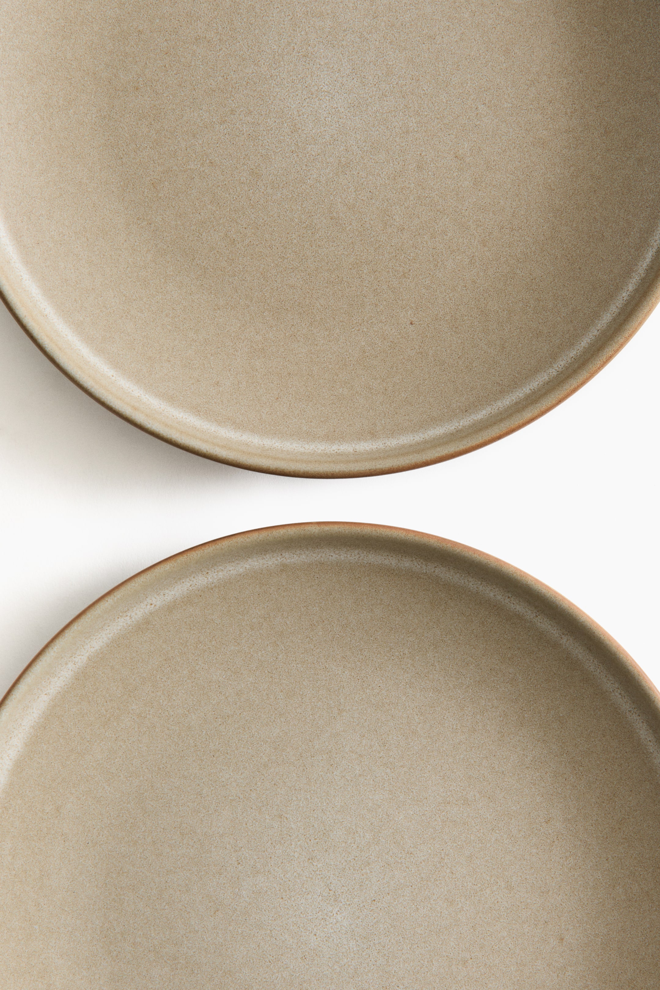 Lot de 2 petites assiettes avec glaçure réactive