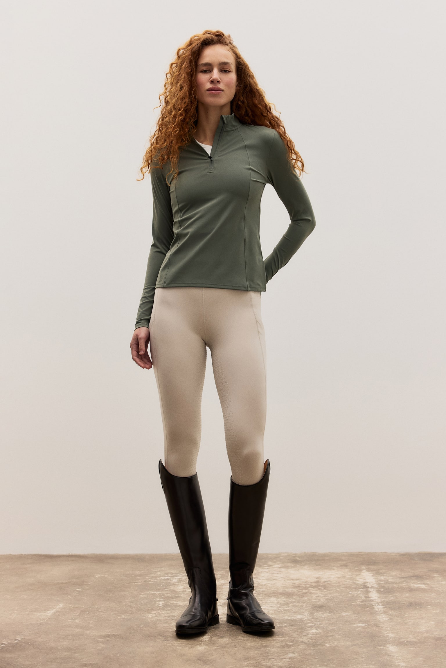 Zip-top sports top - Khaki green - 4
