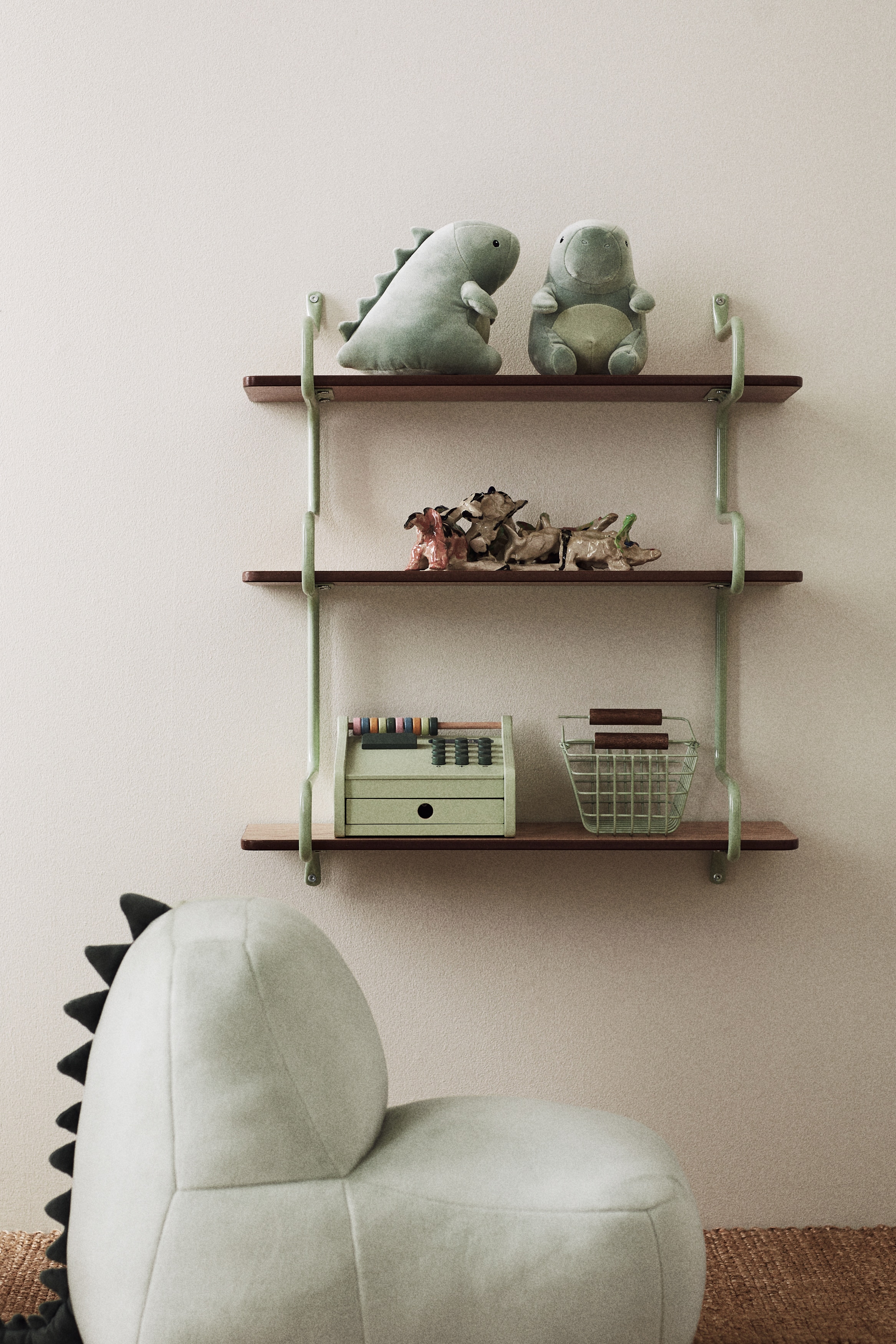 Vegghylle for barn - Salviegrønn/Lys blå/Klarrød
