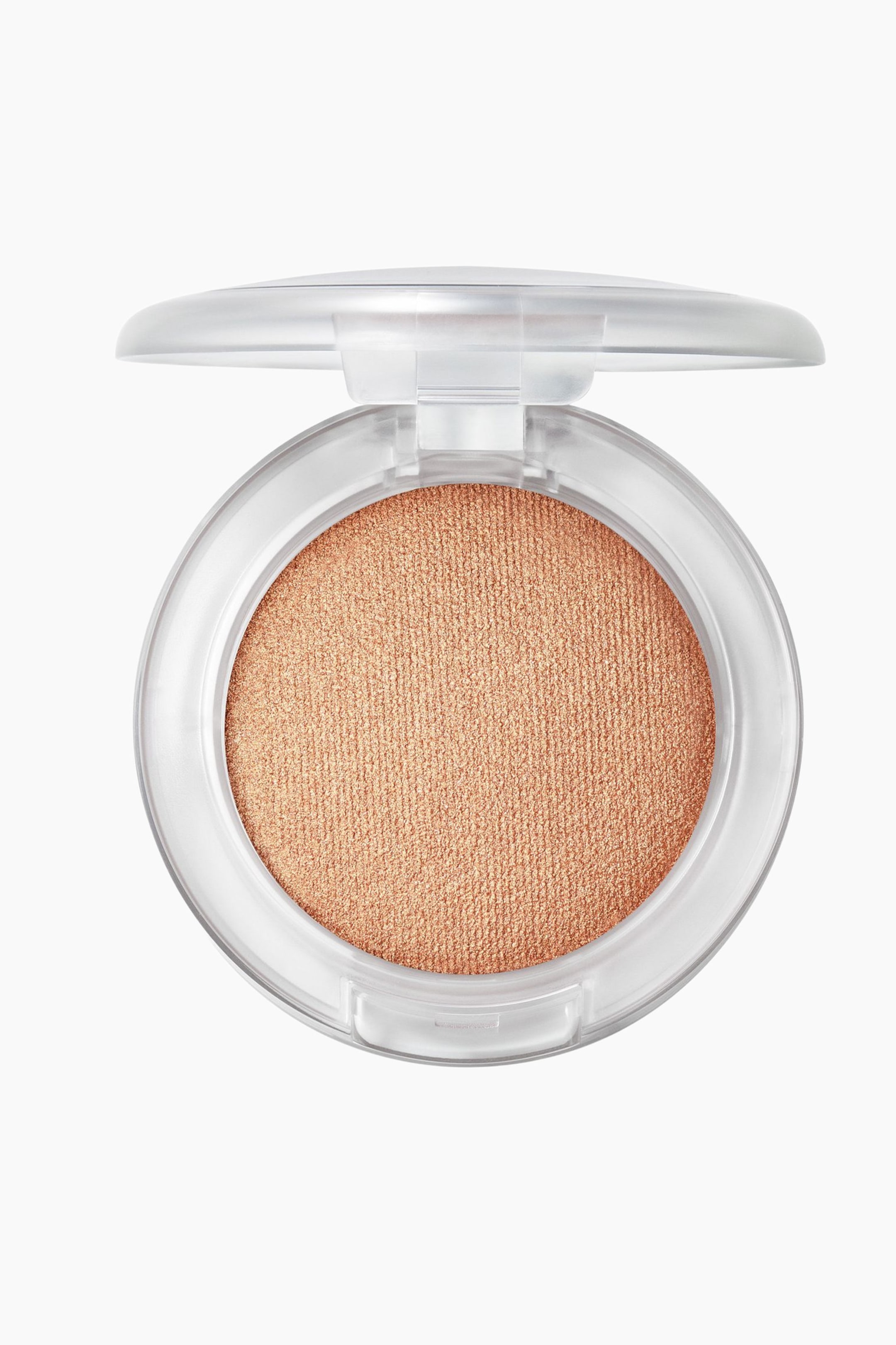 Näytä suurempi kuva: Glow Play Bouncy Highlighter lepää avoimessa, pyöreässä, himmeän kirkkaassa kompaktissa suoraan eteenpäin suunnattuna. Sisempi pyöreä pannuala esittelee kimaltelevaa, kullansävyistä persikanväristä jauhetta, jonka pinta on hienojakoisen teksturoidun näköinen.