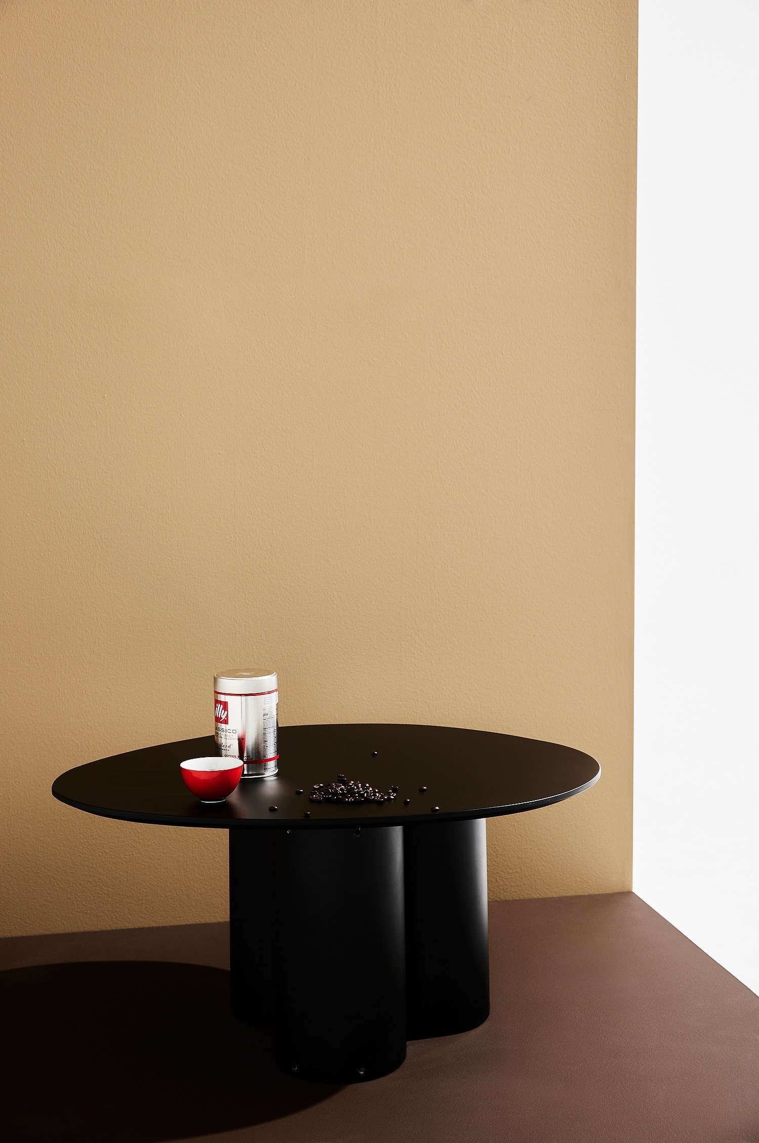 Emi Side Table - Black Matte/Walnut/Ash