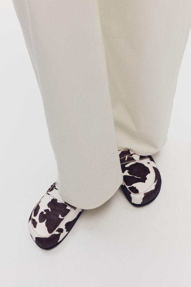 Mules mocassins en cuir - Blanc/imprimé peau de vache/Marron - 3