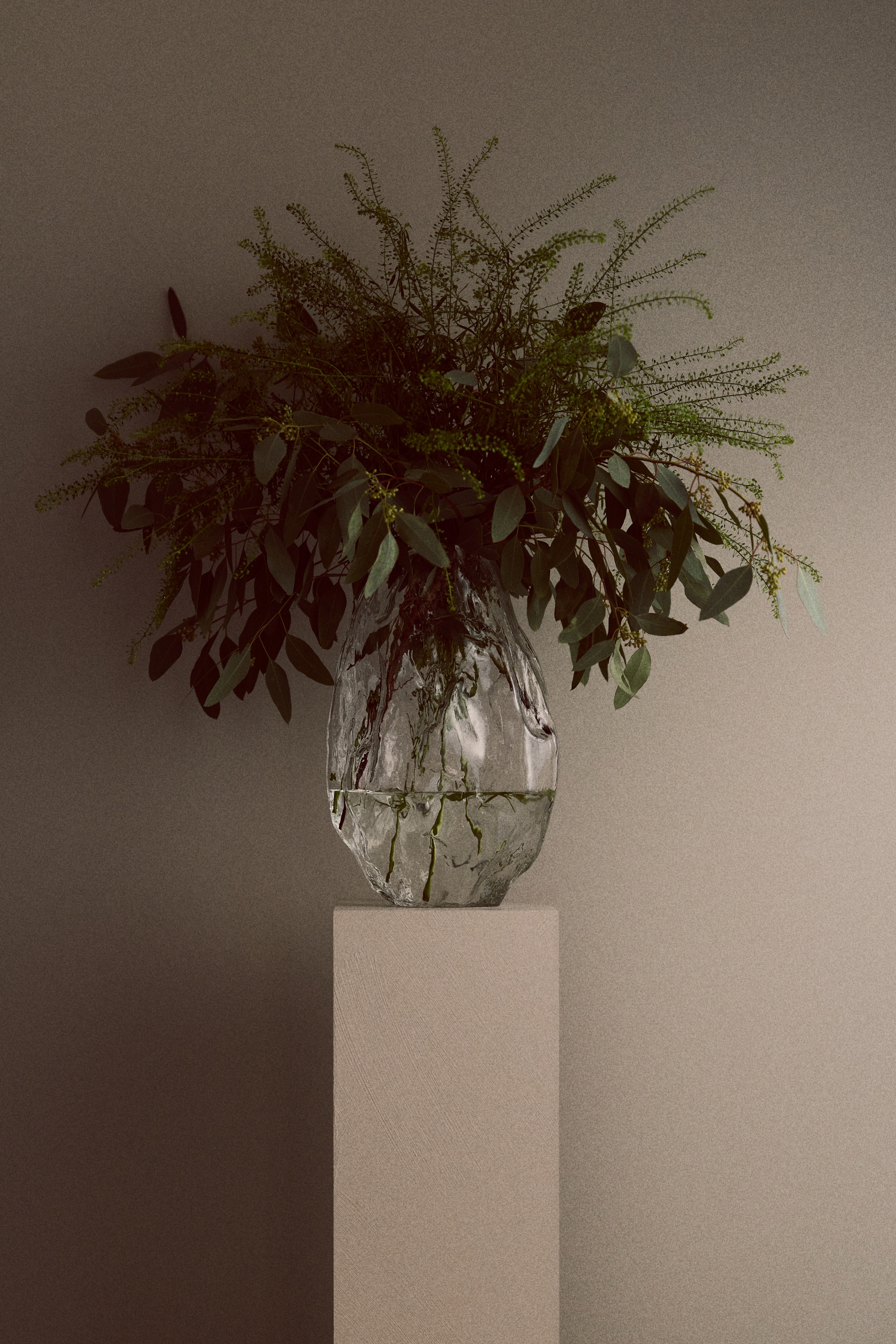 Extra-Large Textured Glass Vase - Transparent