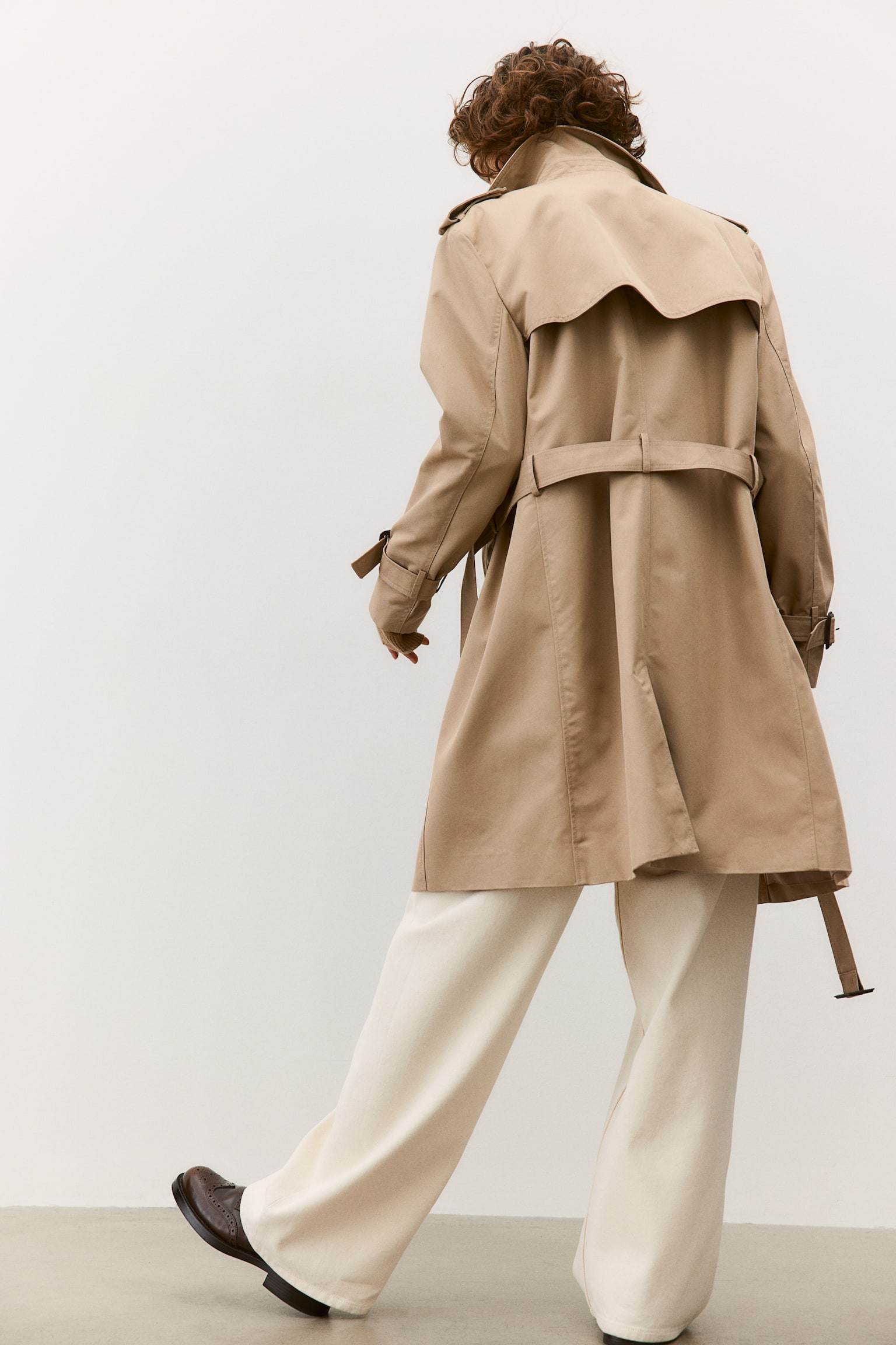 Knee-length trench coat - Beige - 3