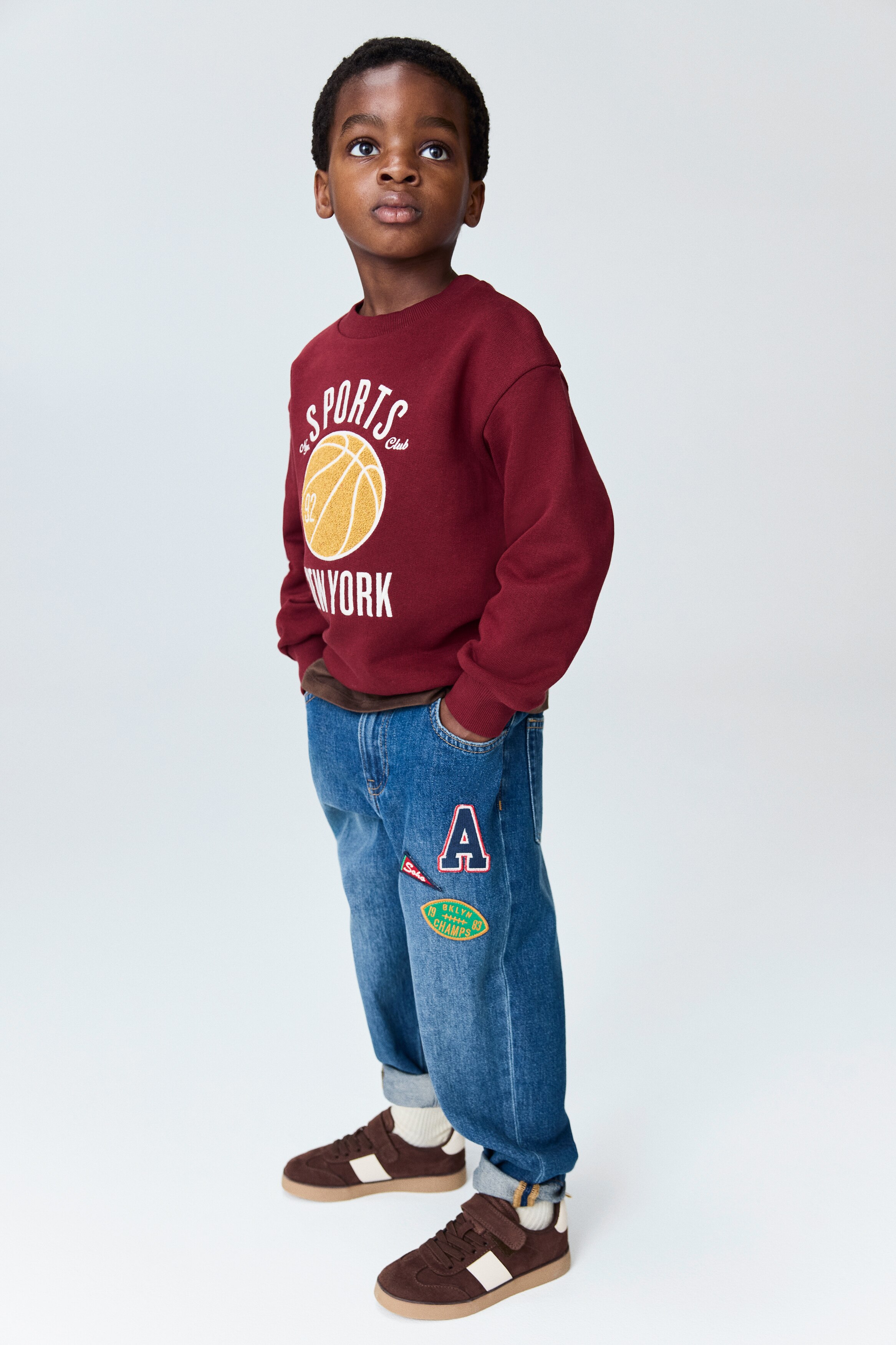 Motif-detail sweatshirt - Dark red/Basketball/Light grey marle/Badges