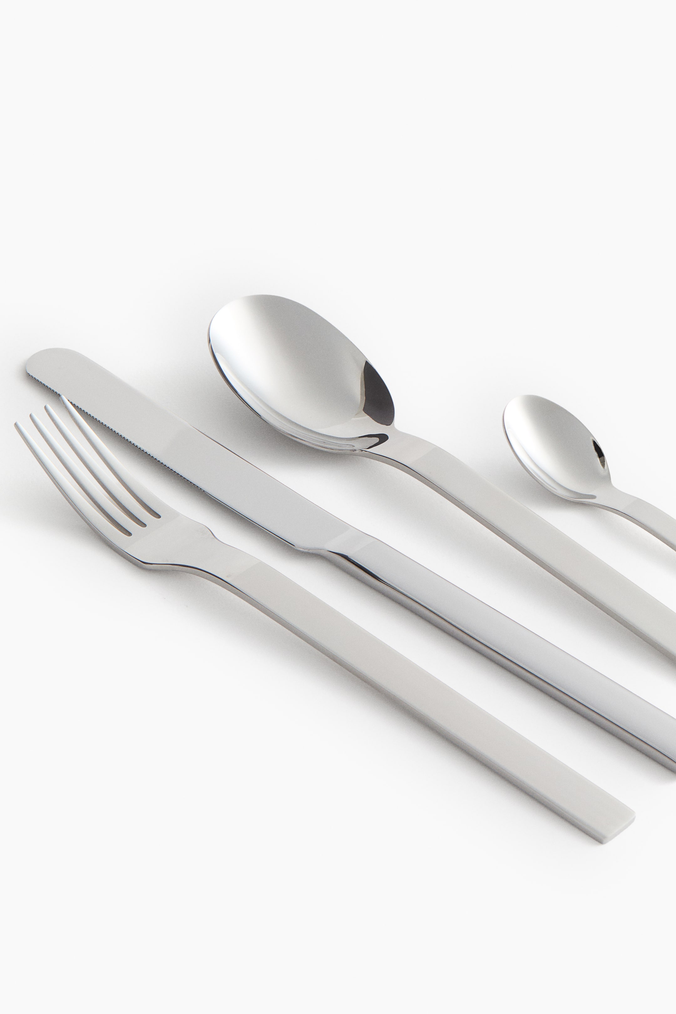 16-Piece Cutlery Set