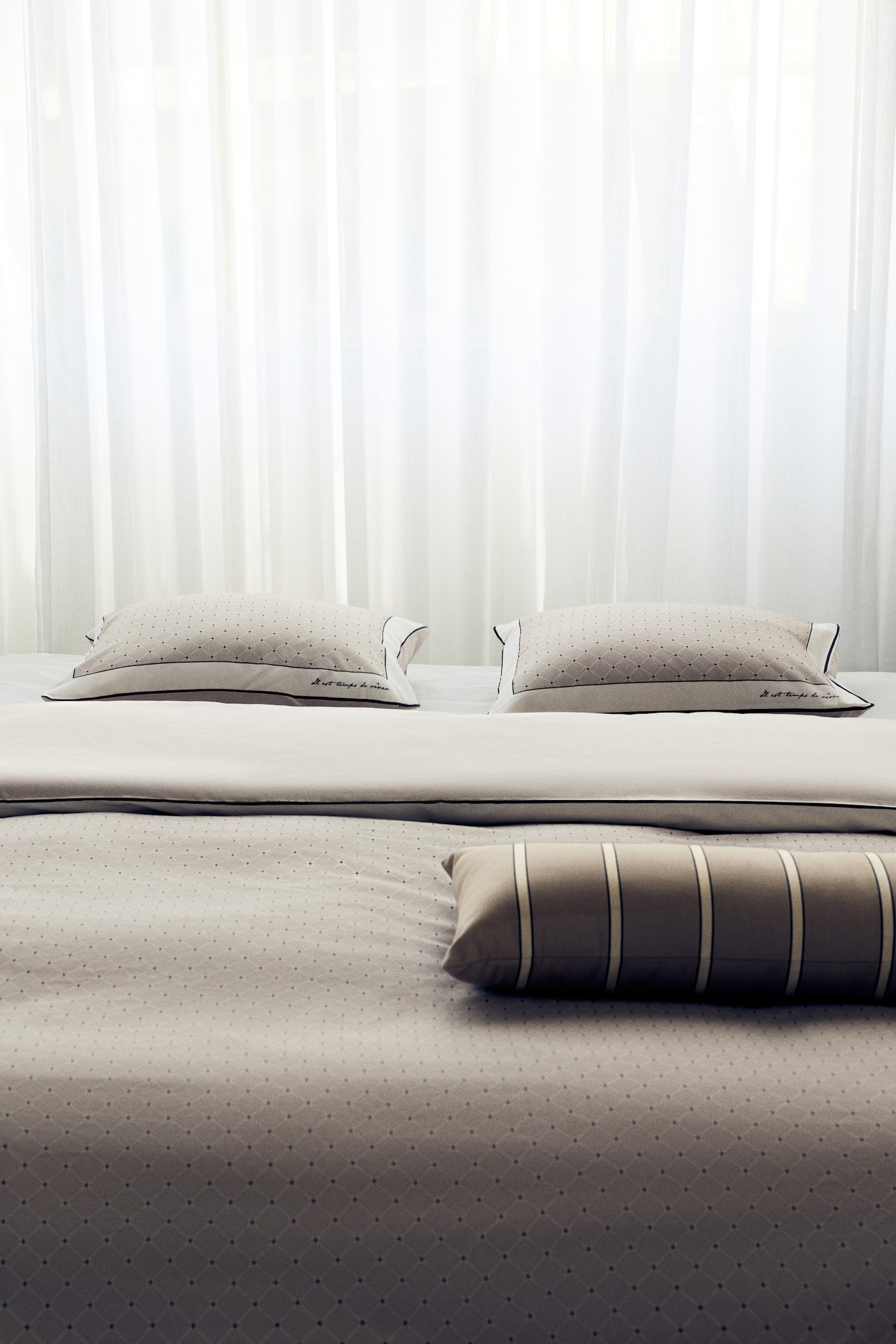 Cotton Sateen King/Queen Duvet Cover Set - Beige/polka dot/Light dusty blue/polka dot - 1