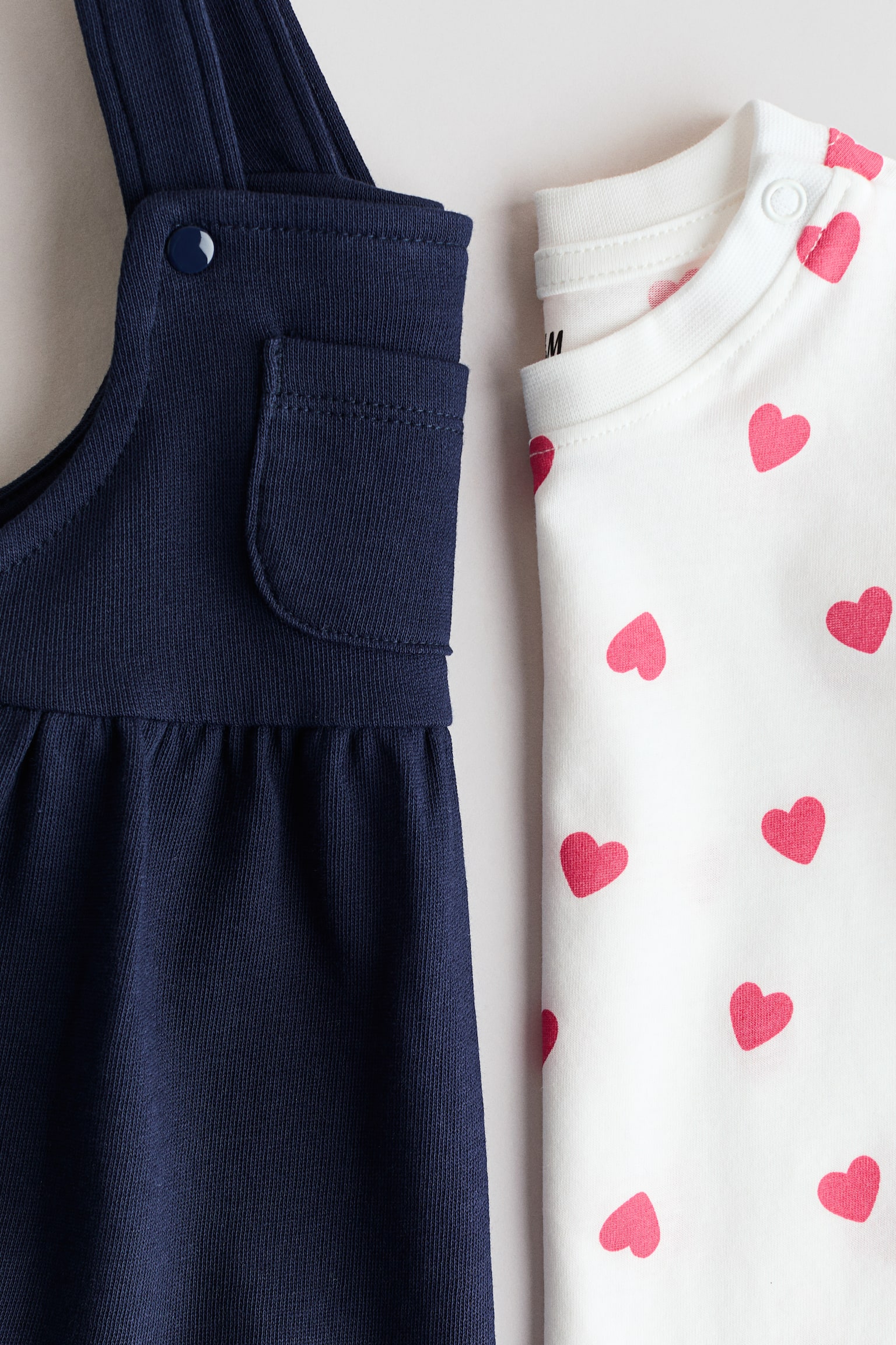 2-piece dungaree dress and top set - Navy blue/Hearts/Light pink/Hearts - 2