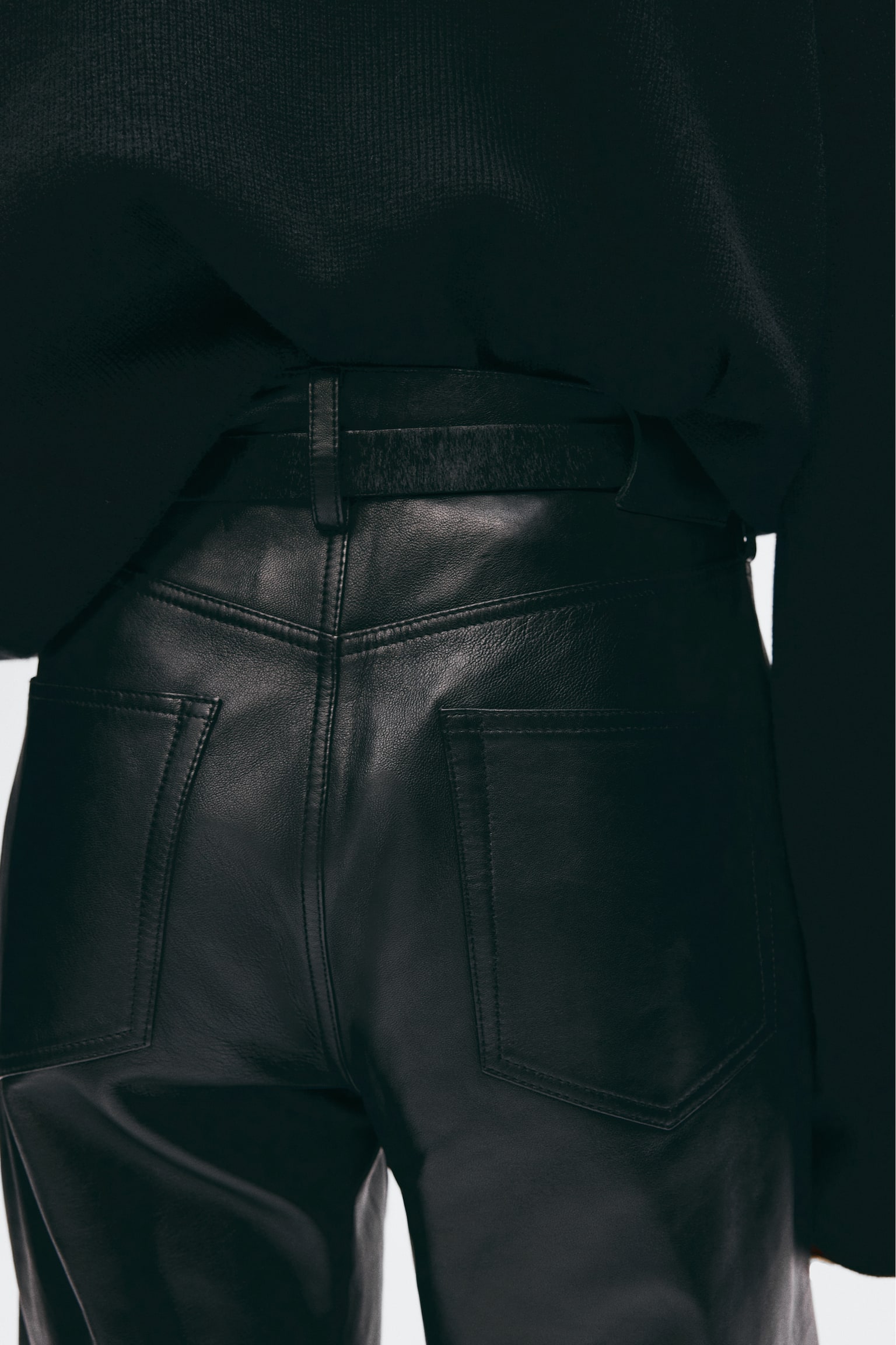 Мужские брюки H&M Regular Fit Leather trousers, цвет: Чёрный — фото 5