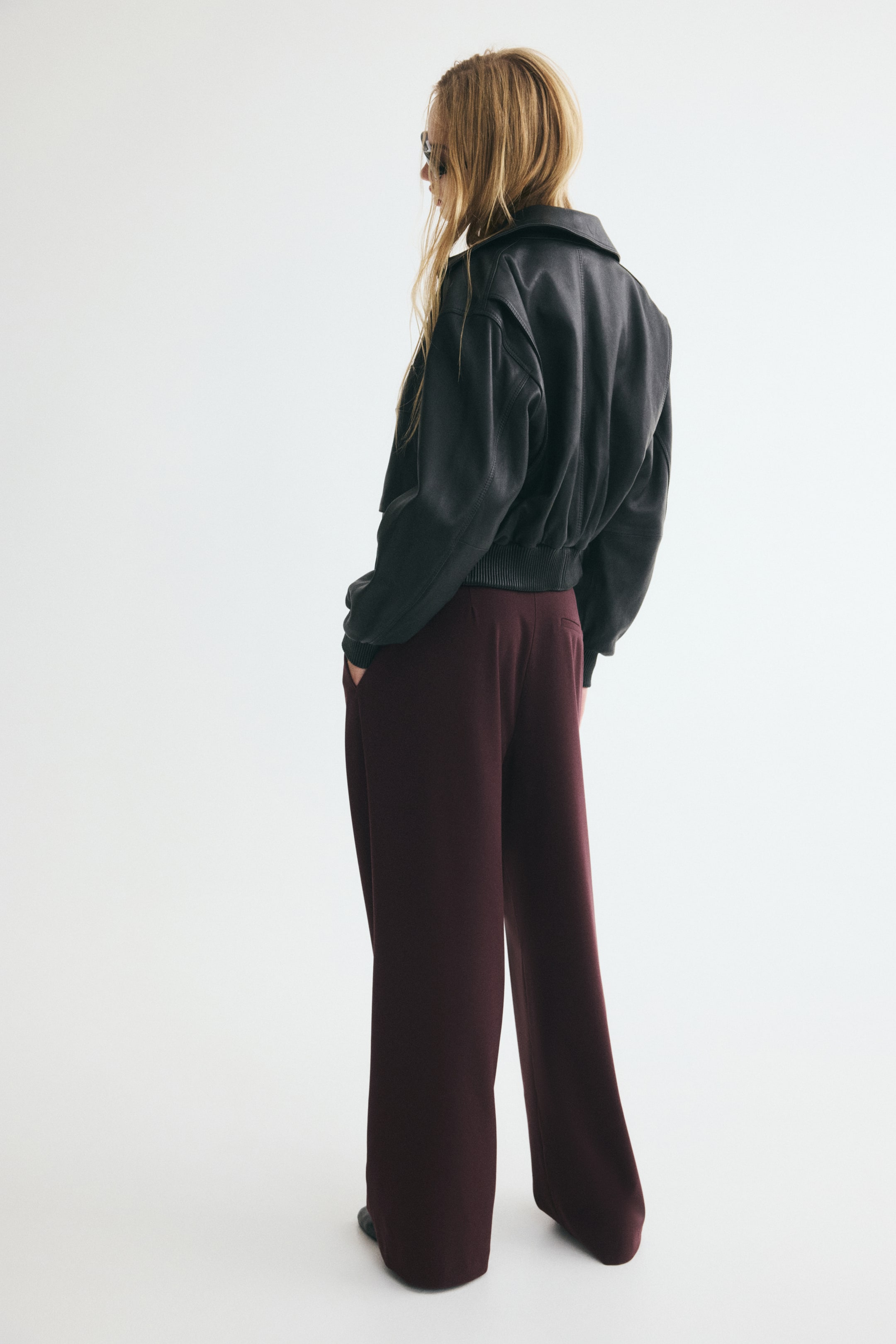 Pantalon à pinces avec ceinture nouer