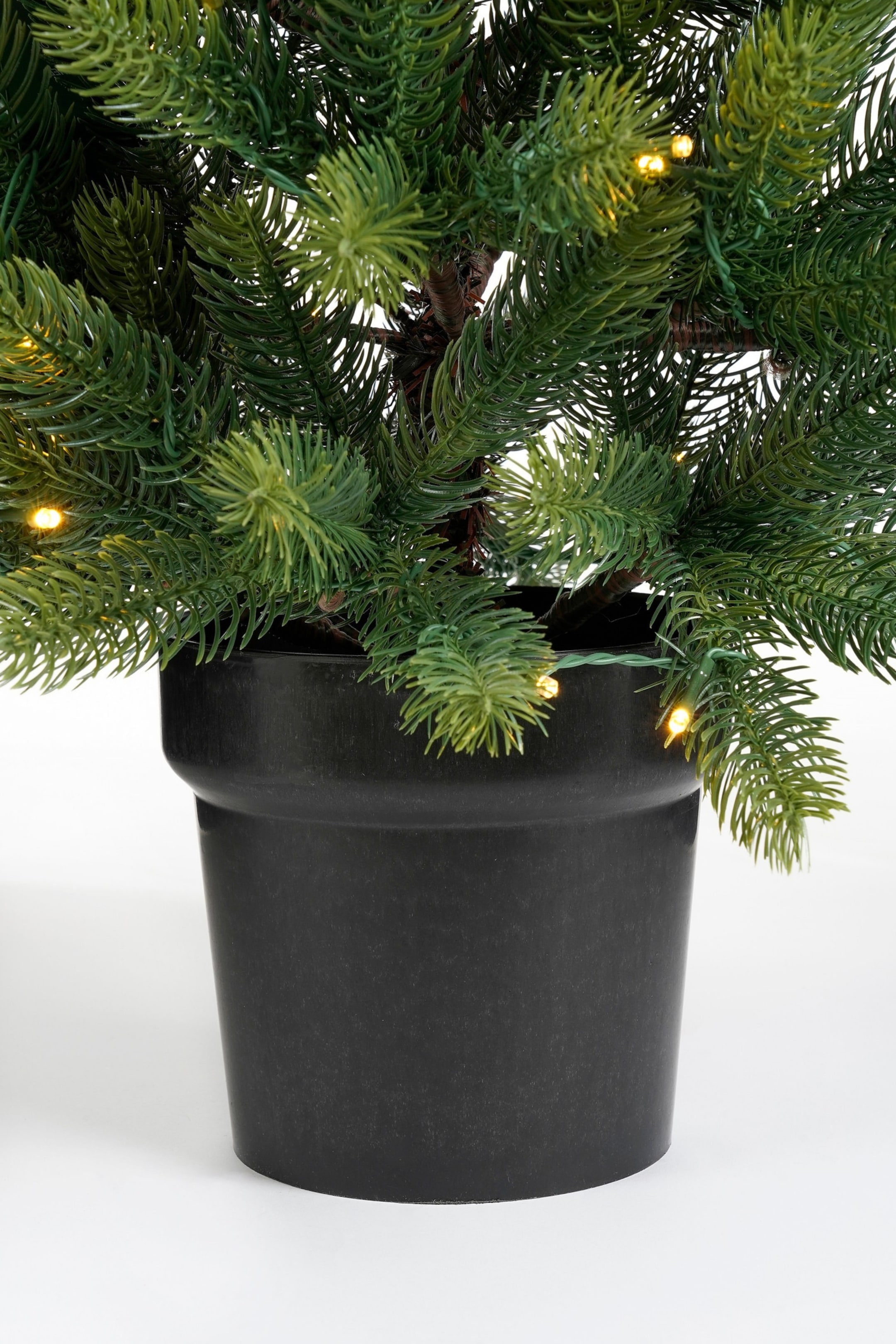 Größeres Bild ansehen: Kleine Künstliche Weihnachtsbäume Mit Kranz - Grün - Black Box Trees | H&M DE 4