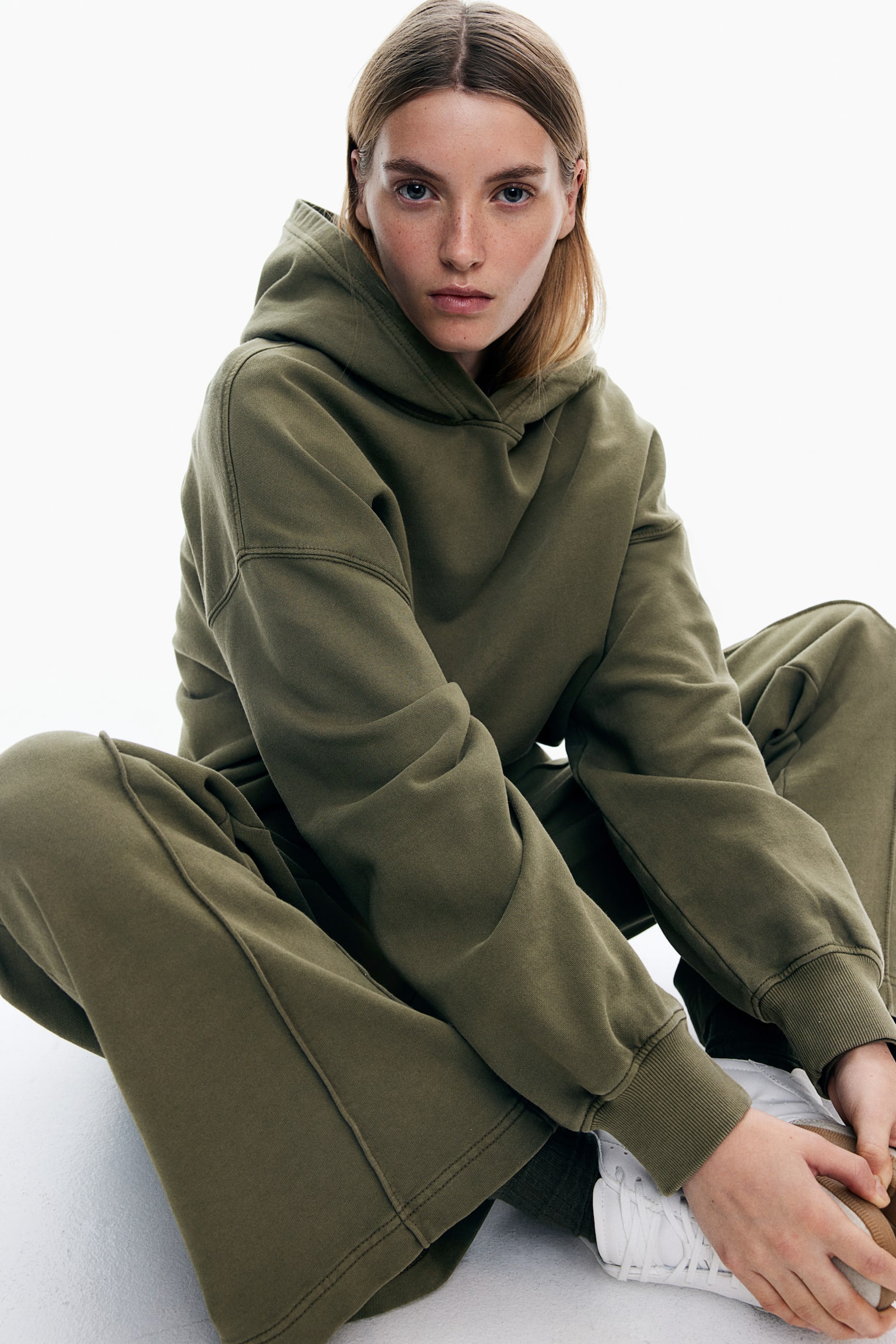 Oversized hoodie - Dark khaki green/Light beige - 1