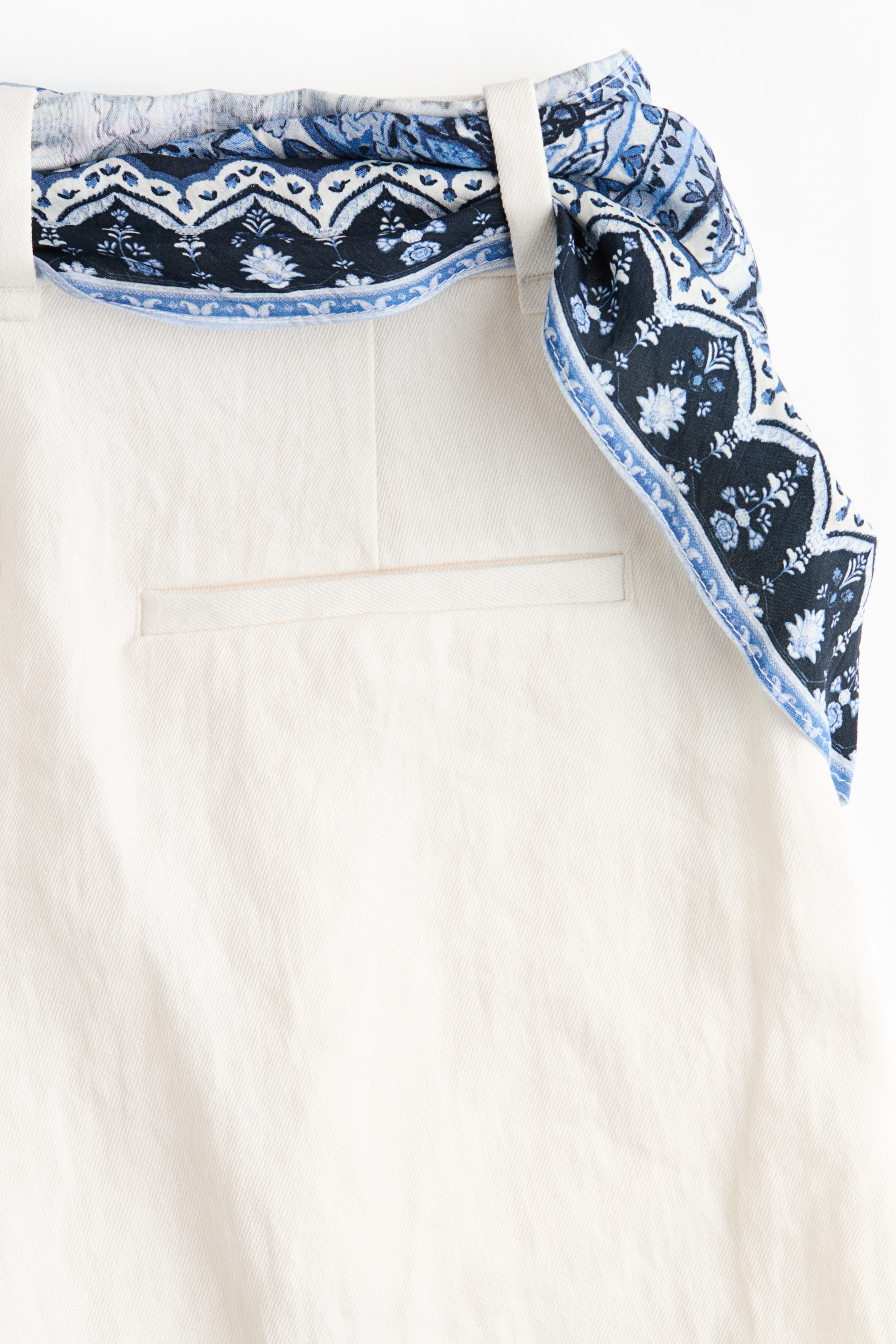 Short avec foulard