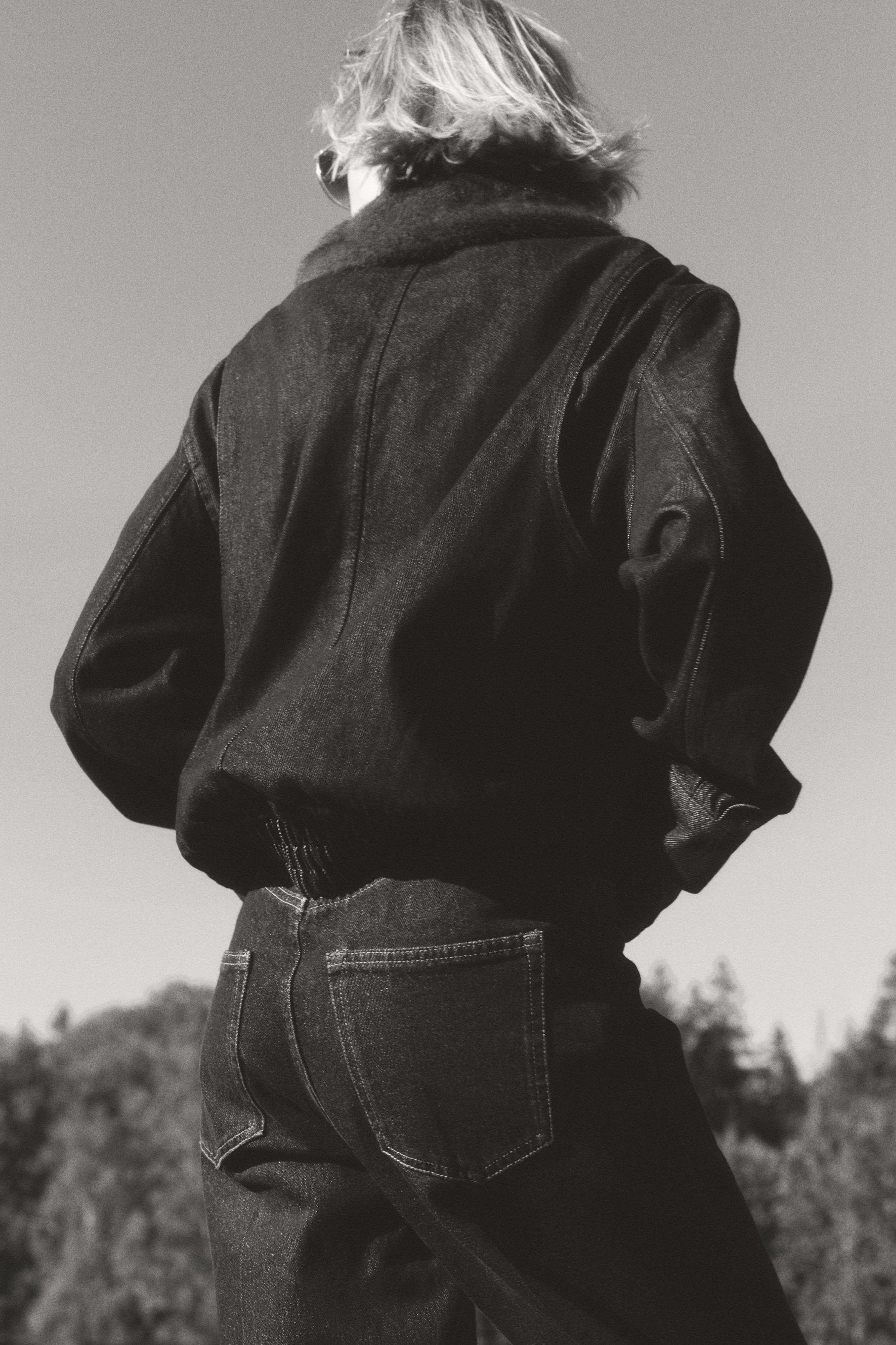 Fluffy-collar denim jacket