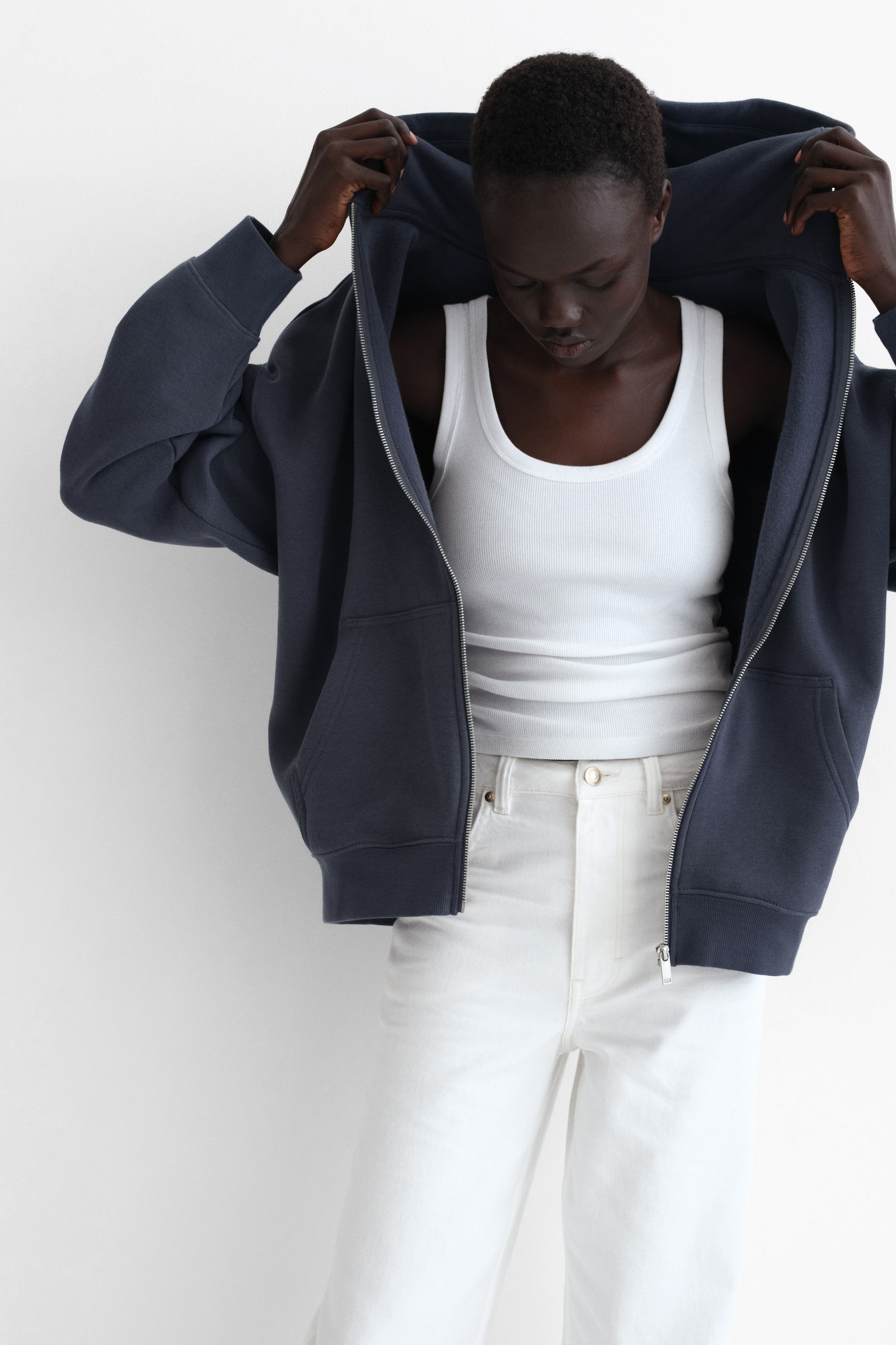 Zobrazit větší obrázek: Oversized bunda na zip s kapucí - Tmavomodrá/92 - ŽENY | H&M CZ 1