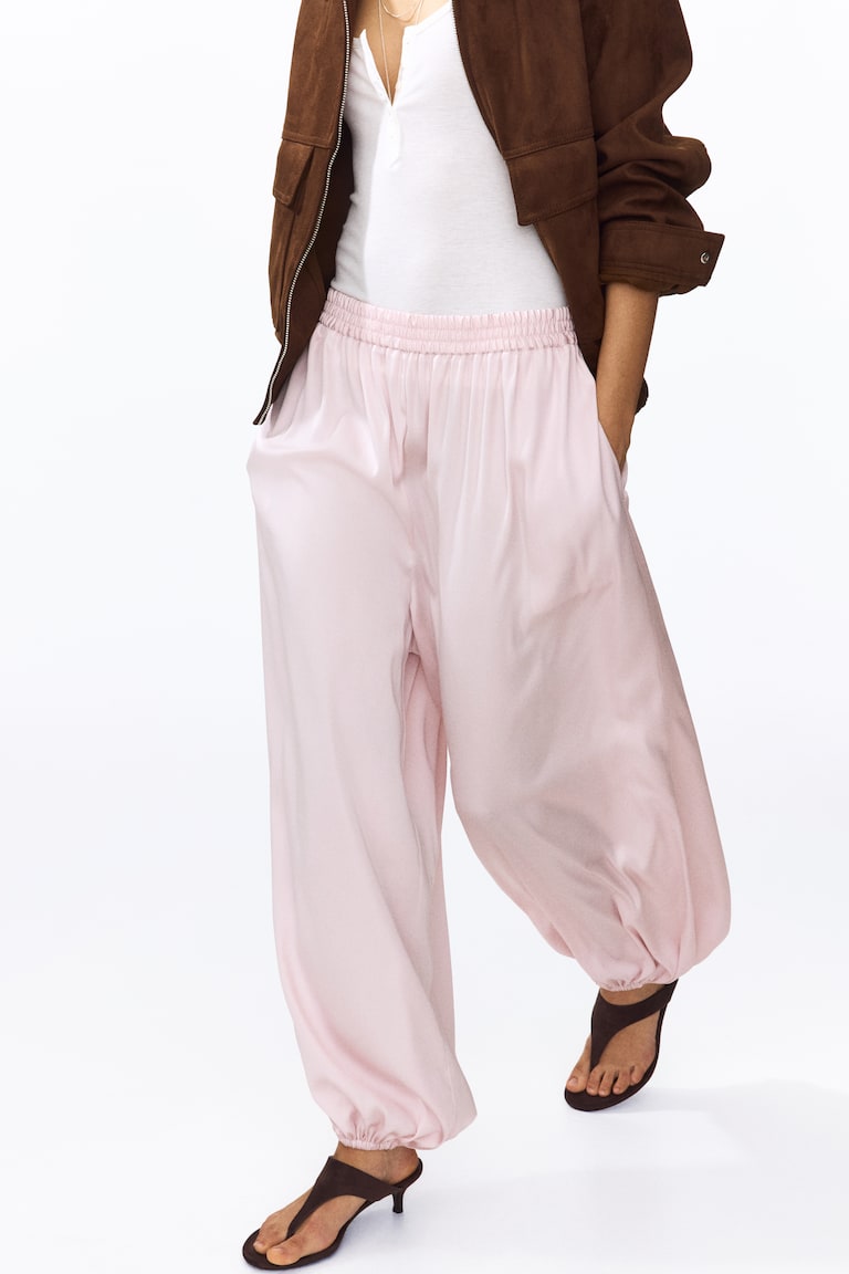 Satenske pantalone balon kroja