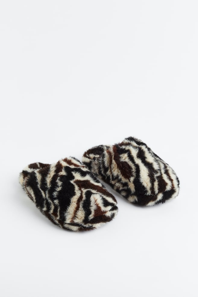 Fluffy slippers - Black/Zebra print/Black - 4