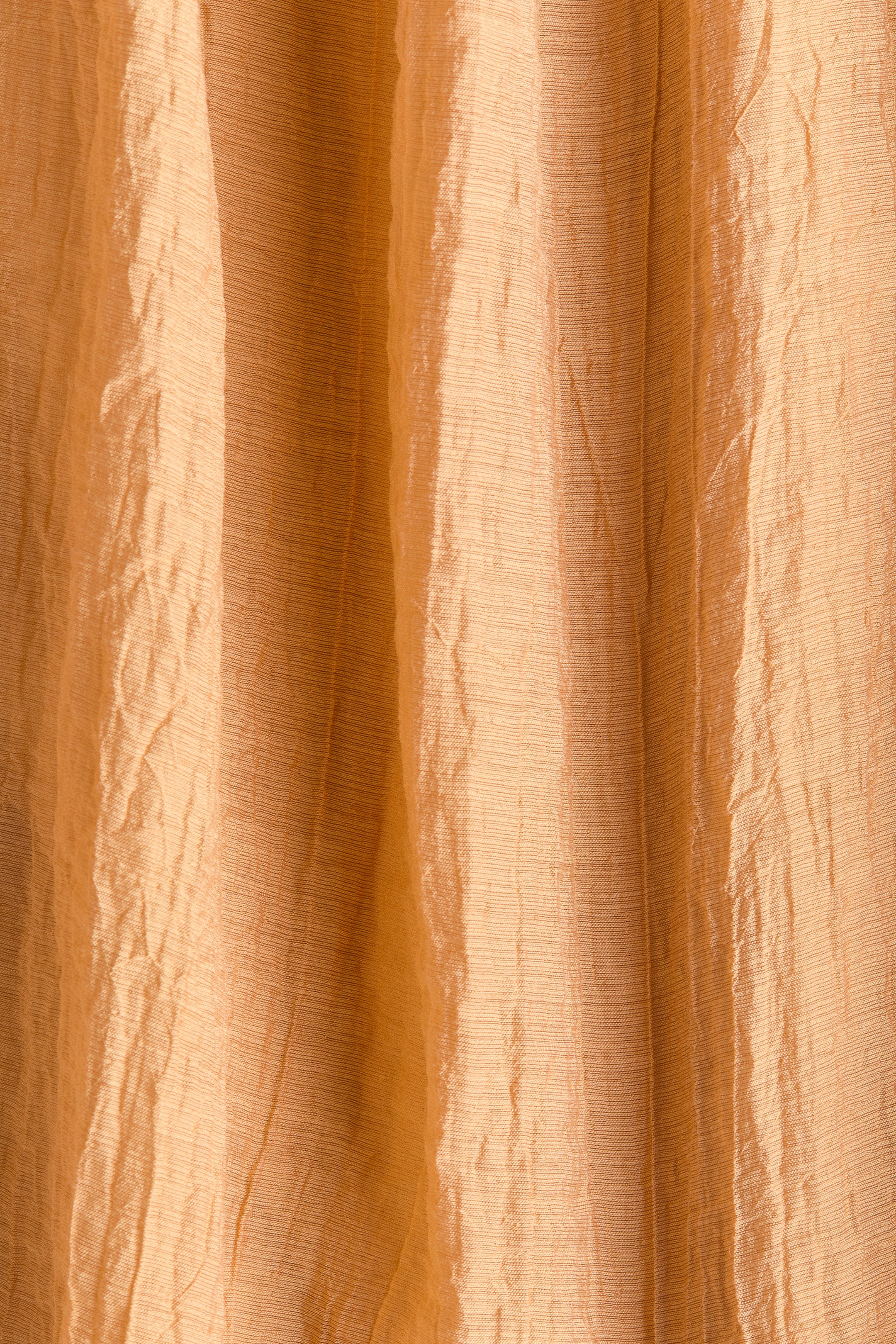 Robe dos nu à encolure en forme de cœur