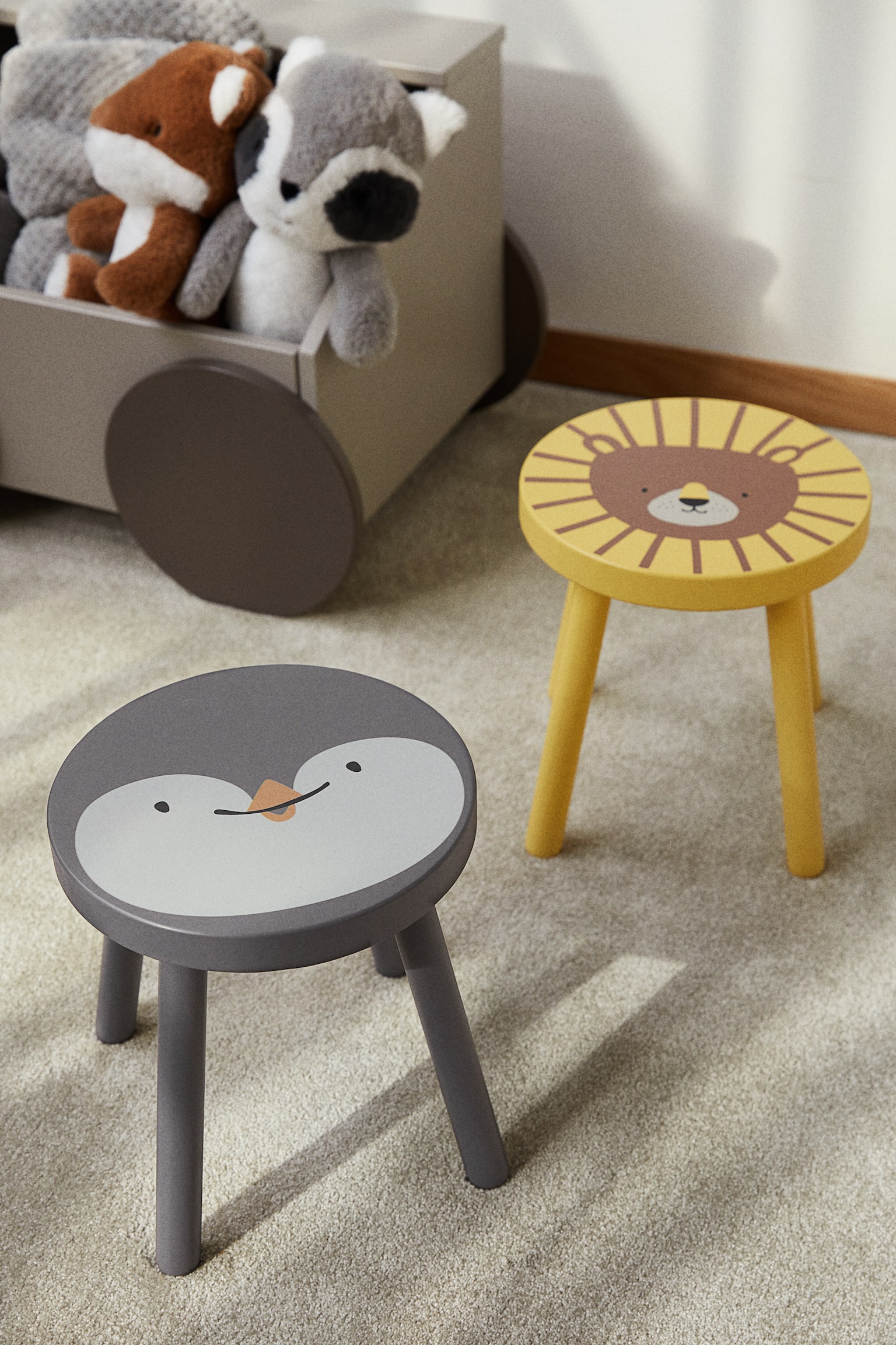 Children's stool - Dark grey/Penguin/Yellow/Lion - 2