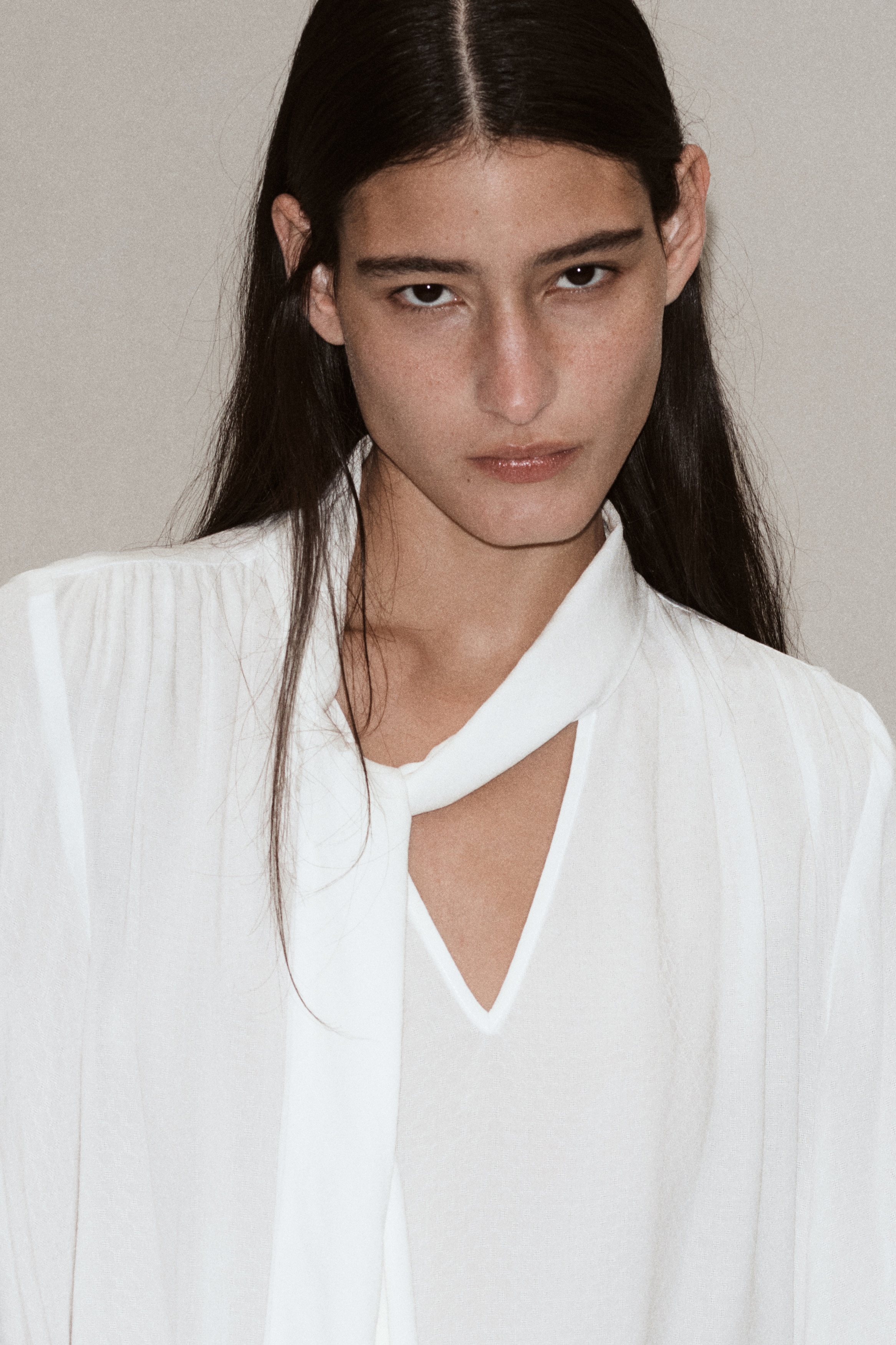 Scarf-collar blouse - Cream