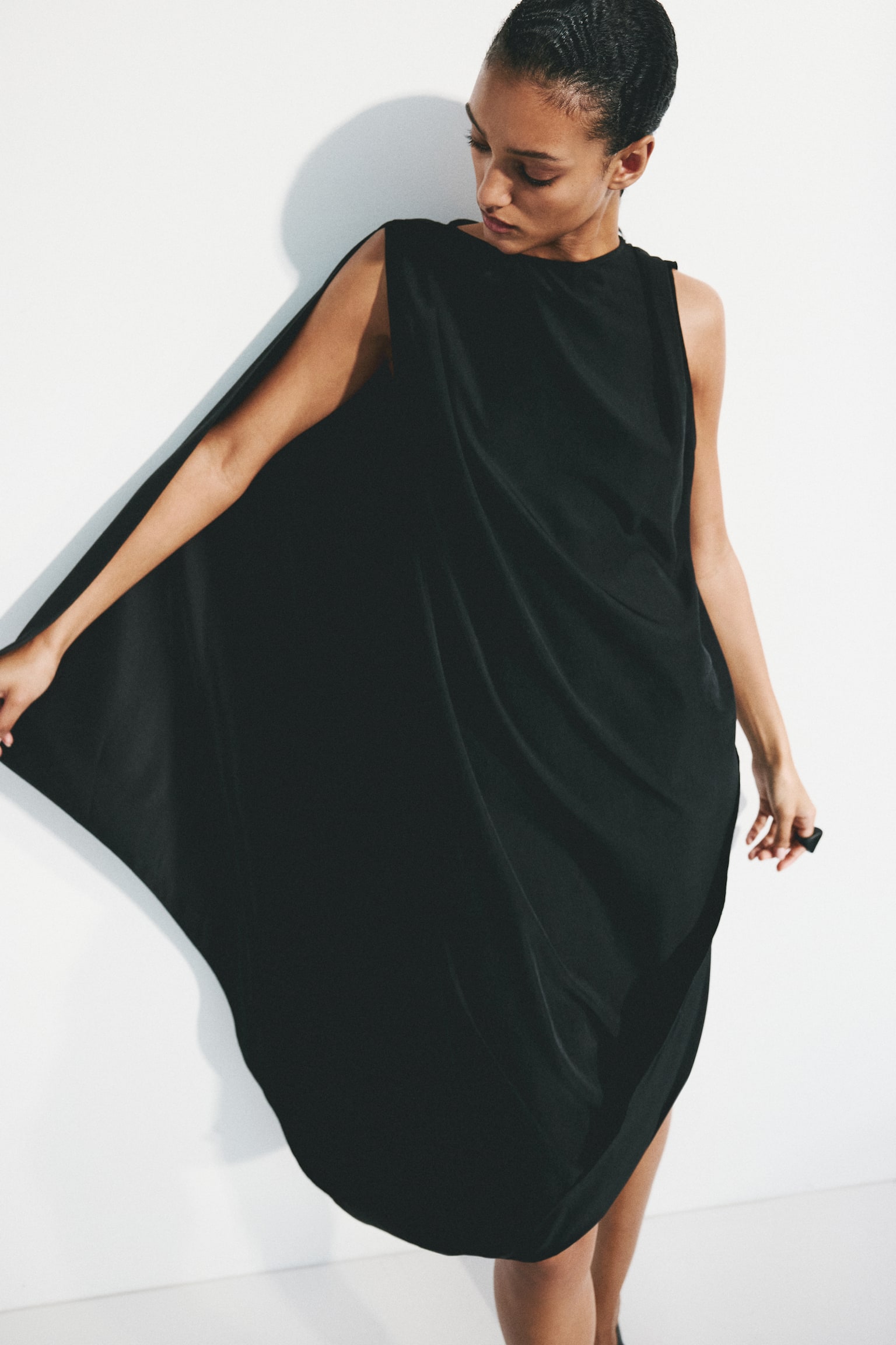 Vestido midi drapeado-Negro - 2