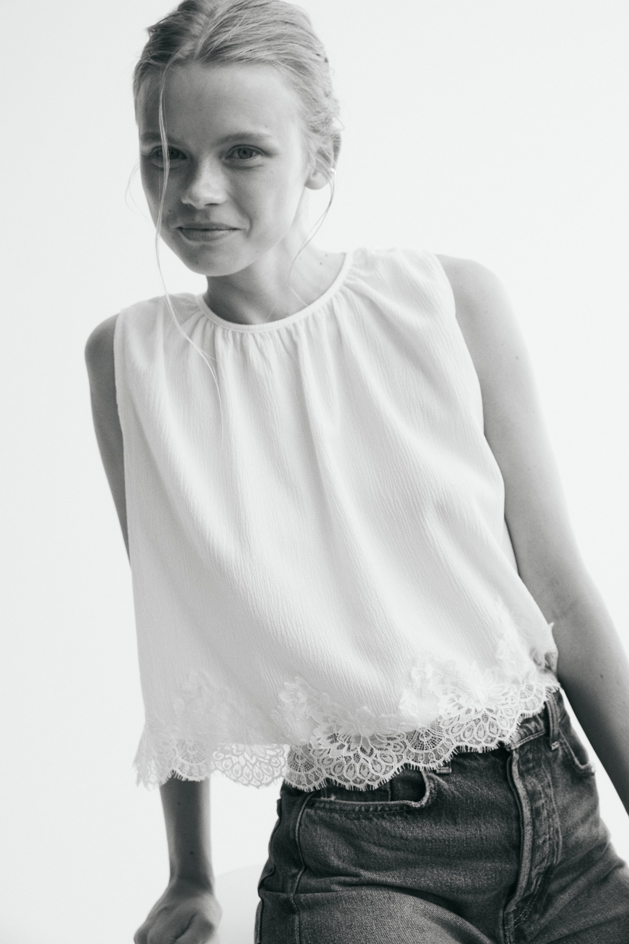 Crinkled Lace-trimmed Top