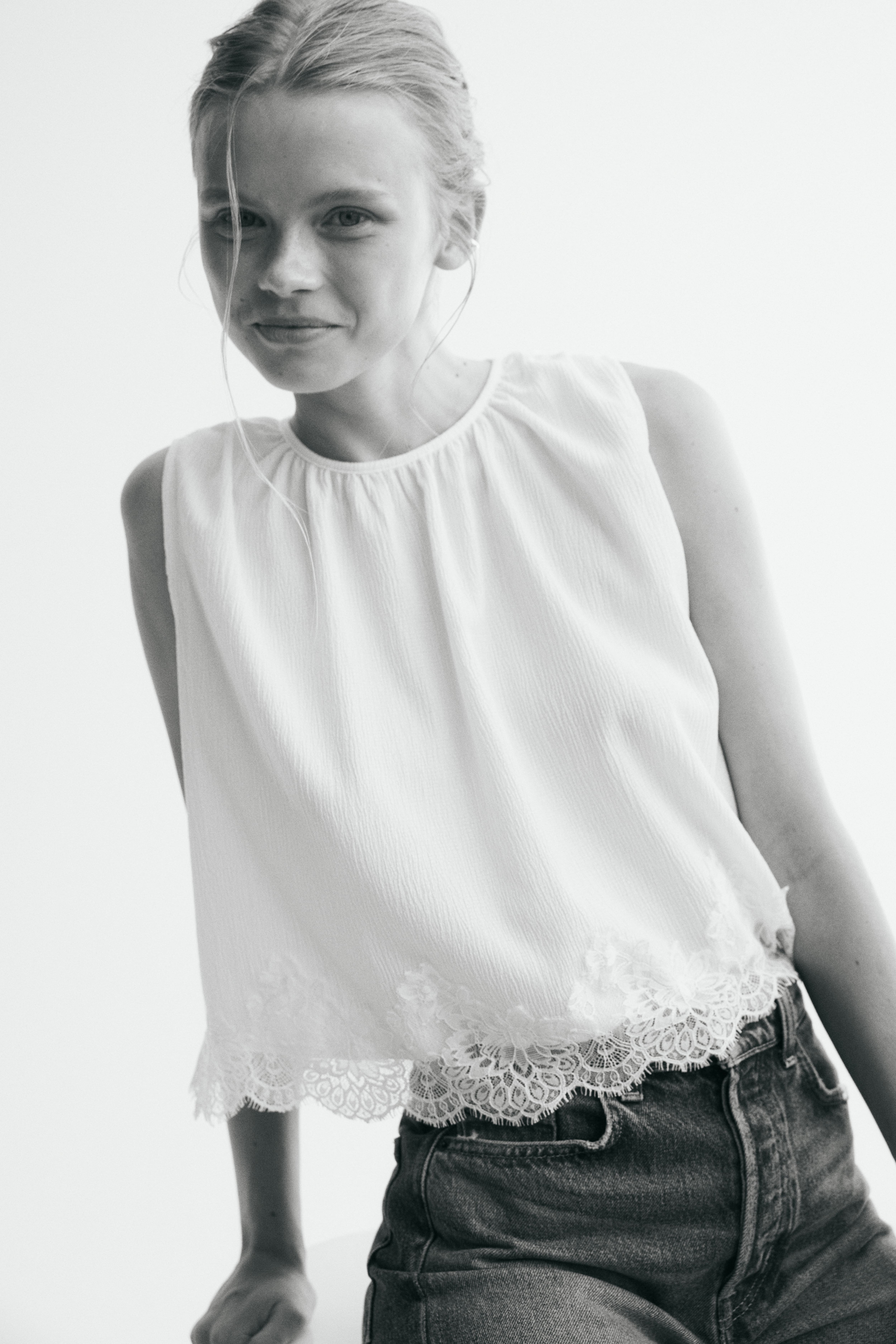 Crinkled Lace-trimmed Top