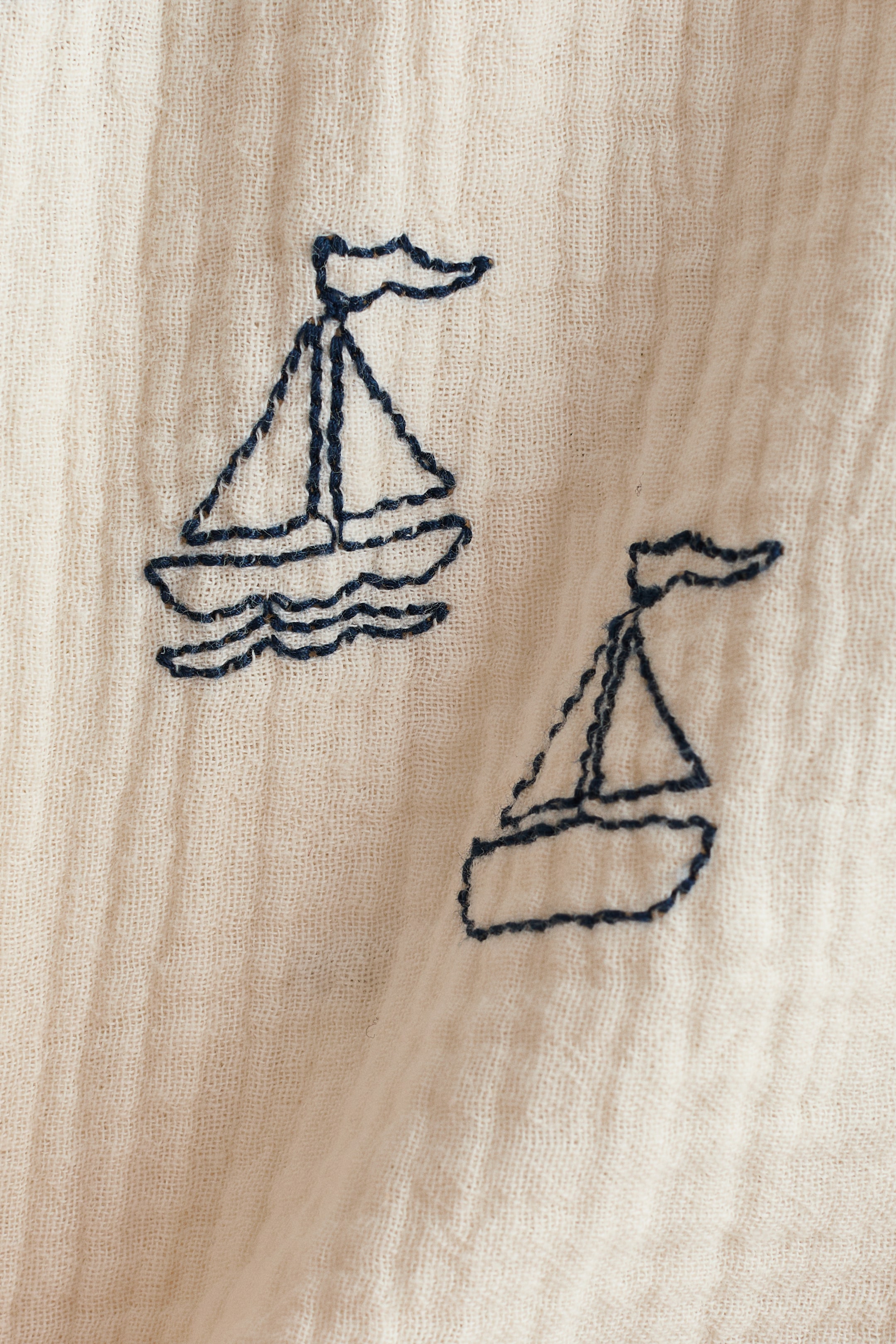 Chemise en coton avec motifs brodés
