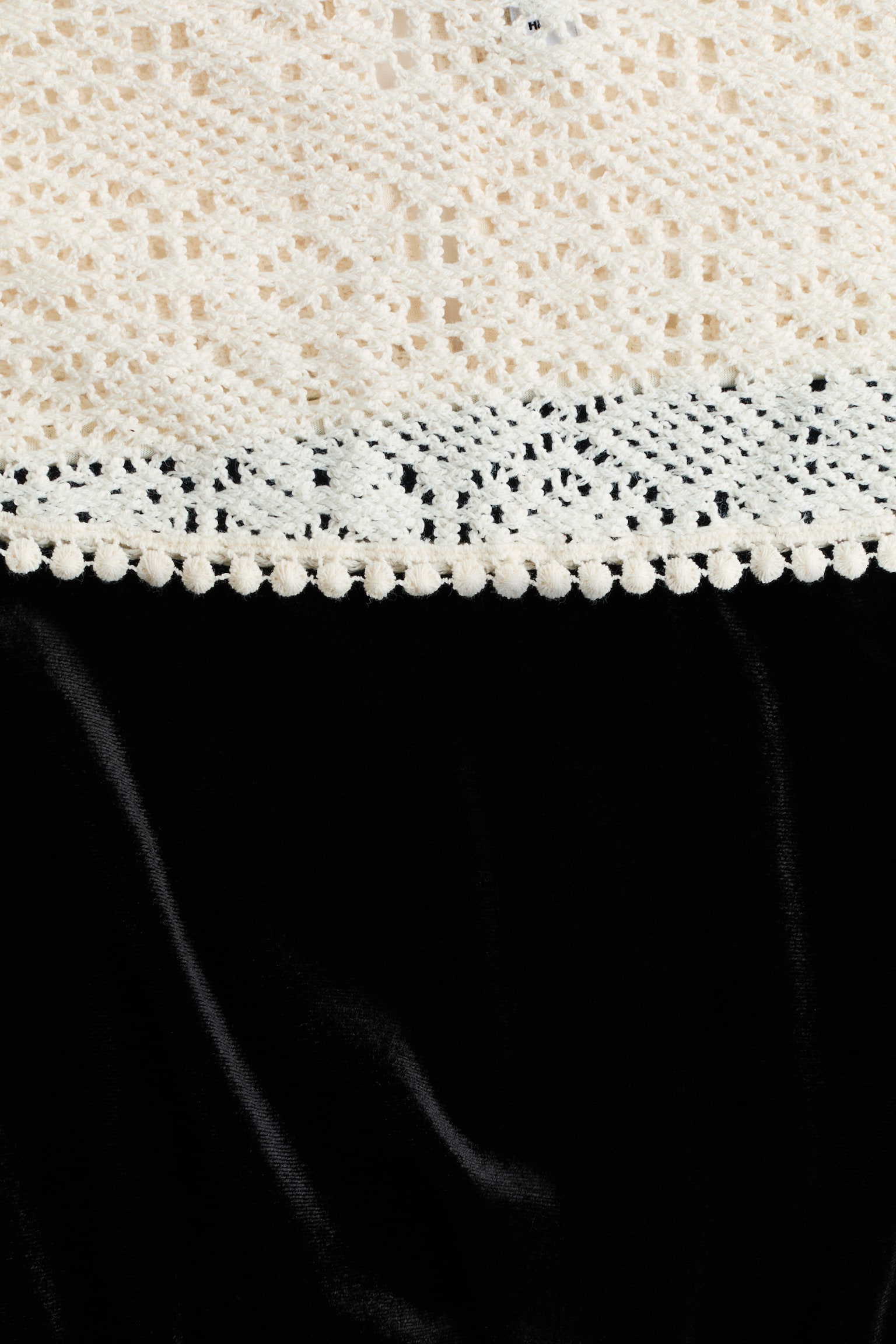 Женский топ H&M Dual-Fabric Bubble-Hem Top, цвет: Чёрный — фото 6