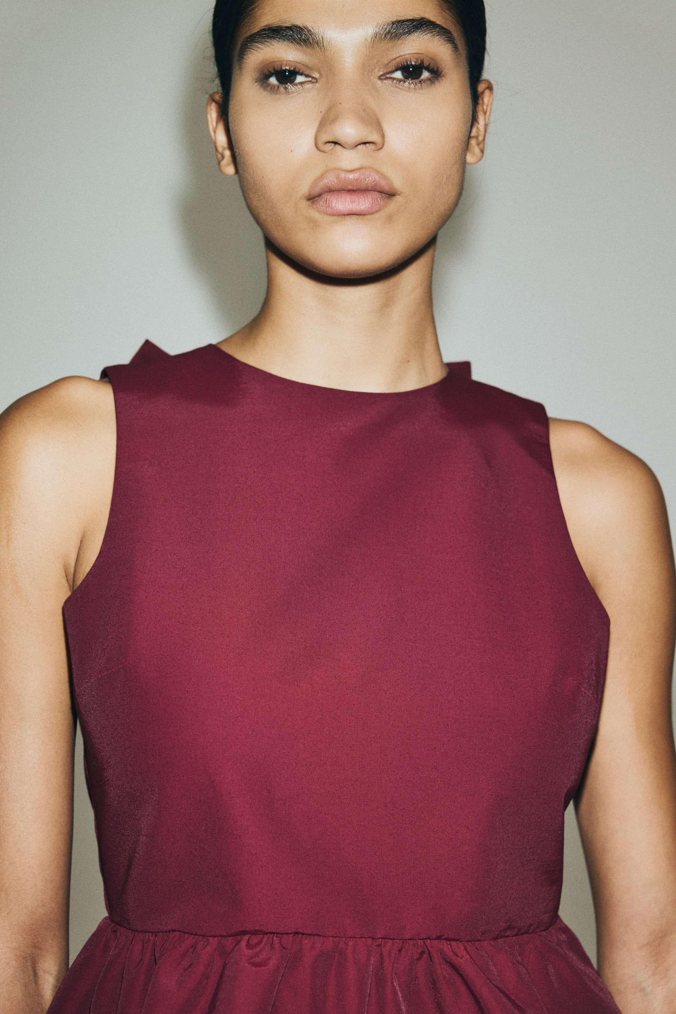 Ver imagen más grande: Top con lazada y peplum - Rojo oscuro - MUJER | H&M ES 3