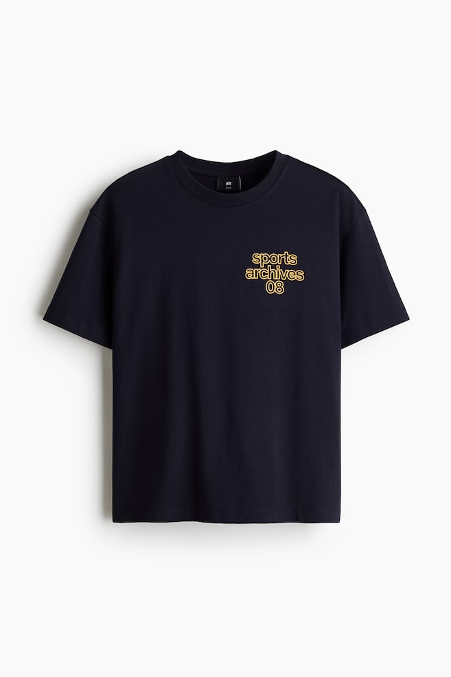 Loose-Fit Printed T-Shirt - Dark gray/Sports Archives 08/White/SoHo NYC/White/SoHo/Burgundy/Athletics - 1