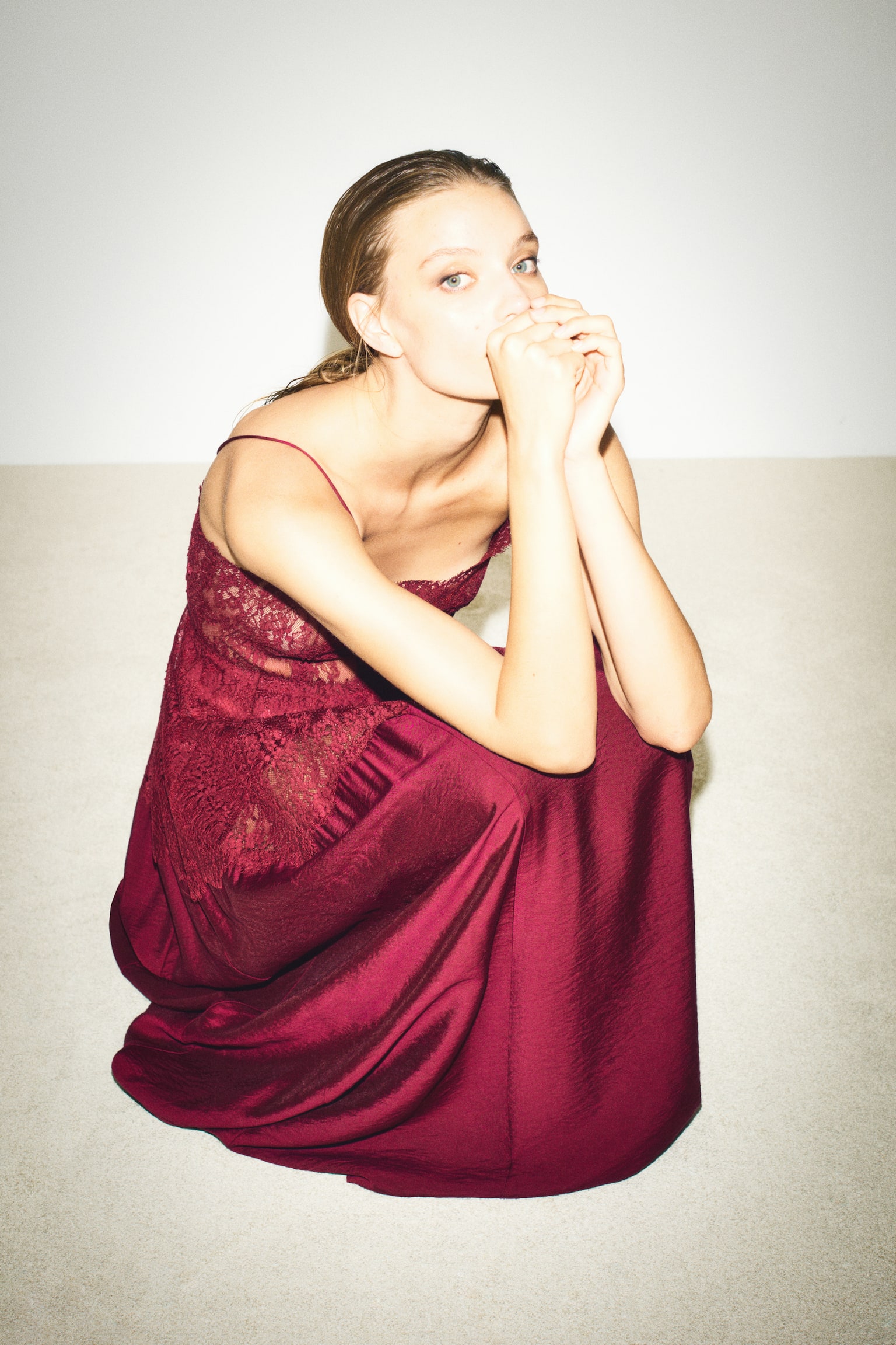 Dual-fabric strappy dress - Dark red/Black - 1