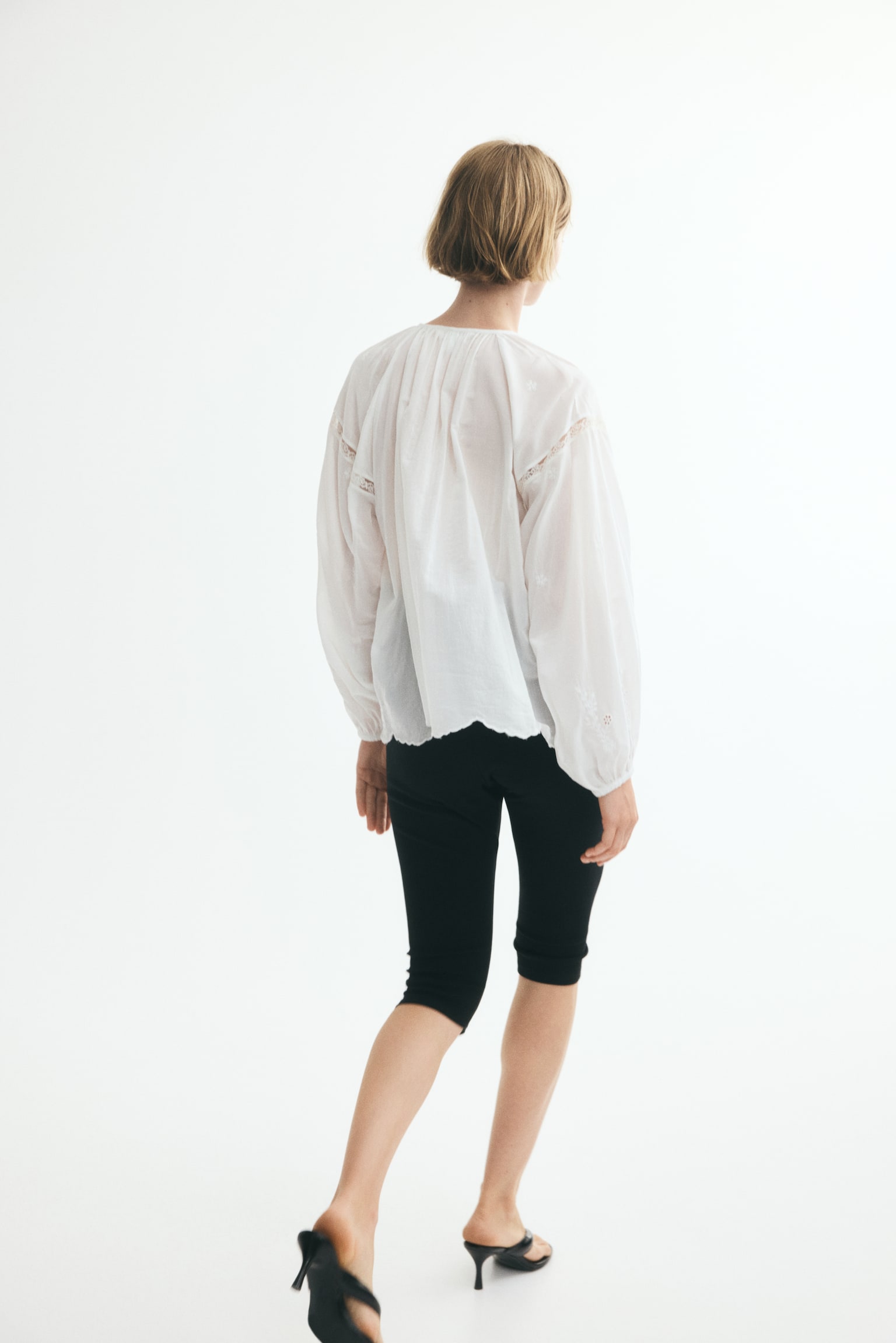 Женская блузка H&M Blouse with Eyelet Embroidery, цвет: Белый — фото 4