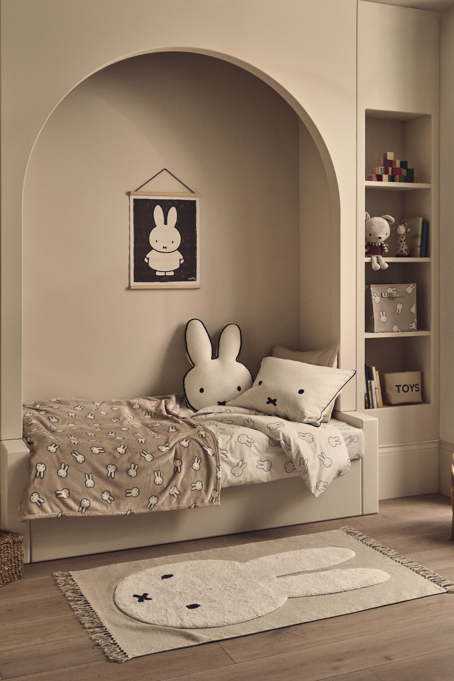 Children's poster hanger and poster - White/Miffy - 2