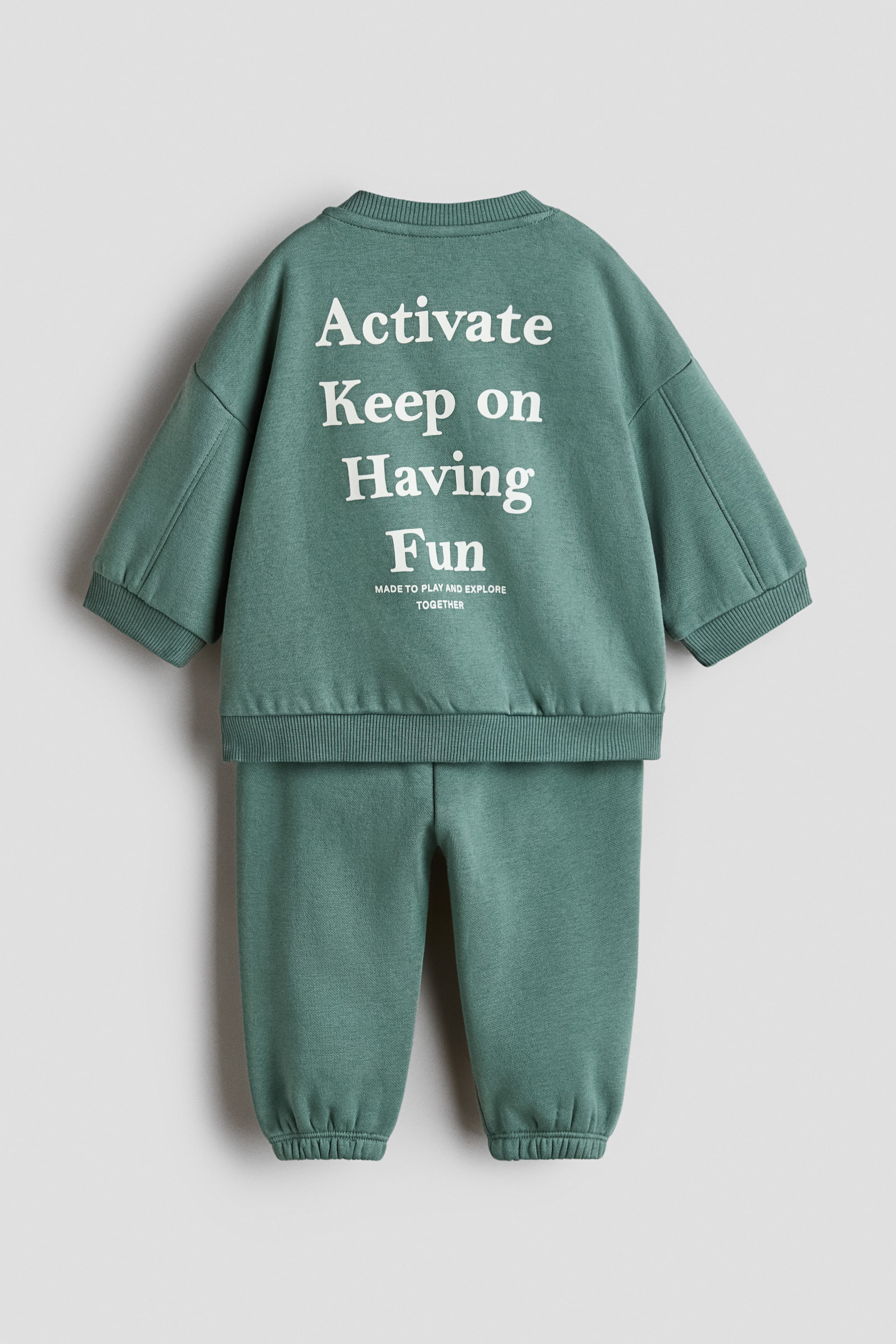 Ver imagen más grande: Conjunto estampado de 2 piezas en tejido sudadera - Verde/Run Jump Play - NIÑOS | H&M ES 2