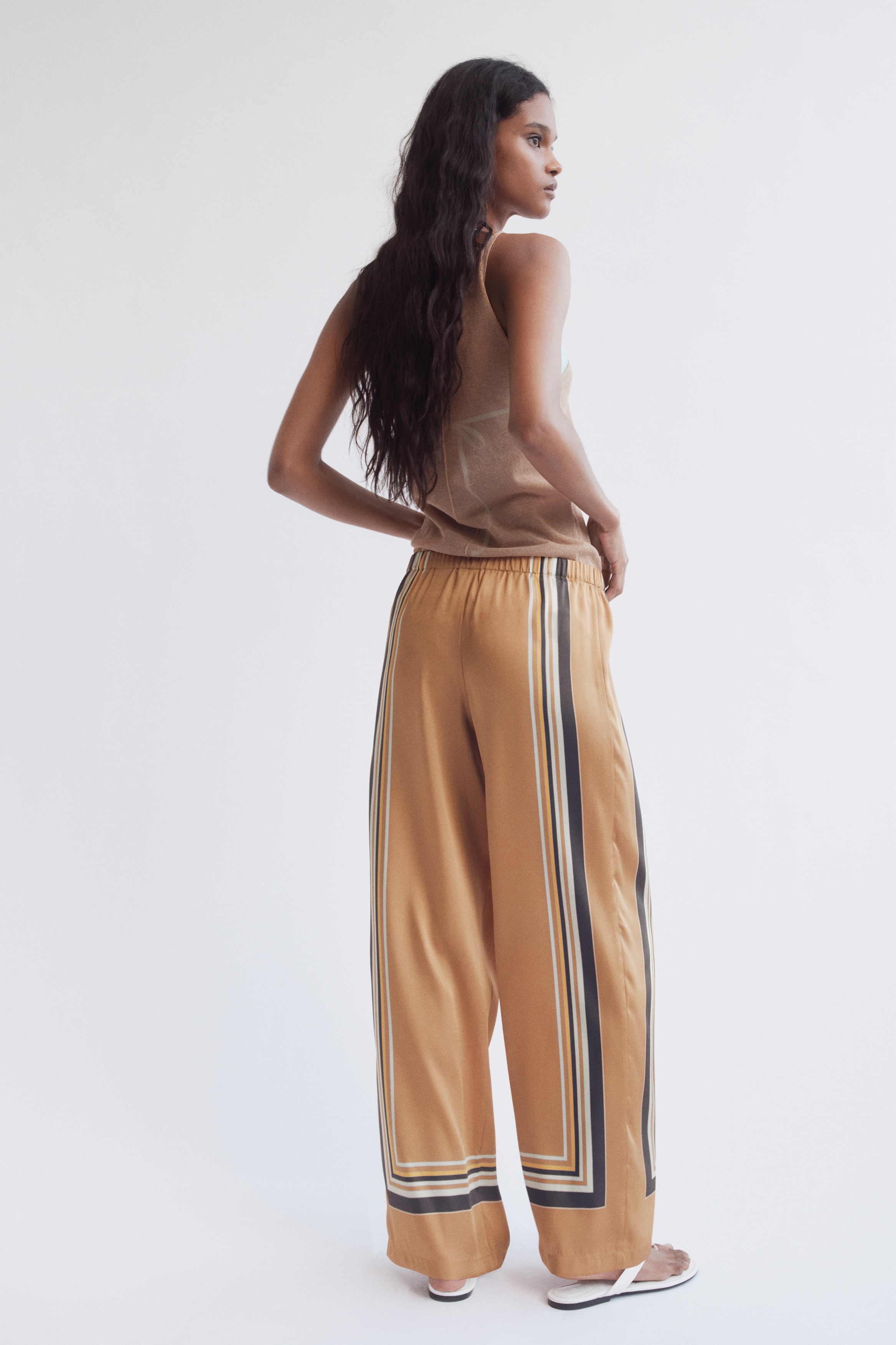 Women's Cream/patterned Wide-Leg Satin Pants | H&M US