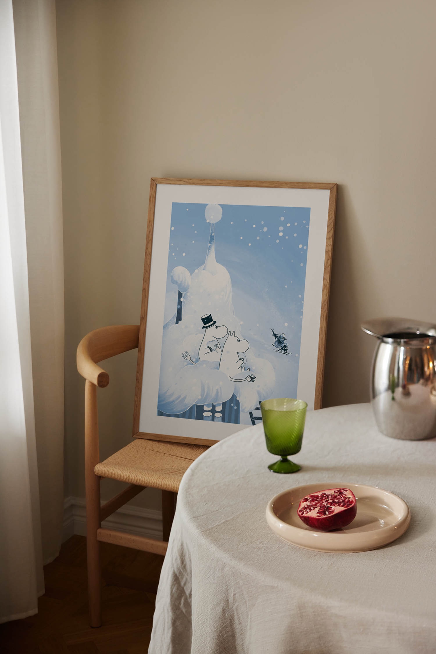 Moomin Playing On Snowy Roof Poster - Blau