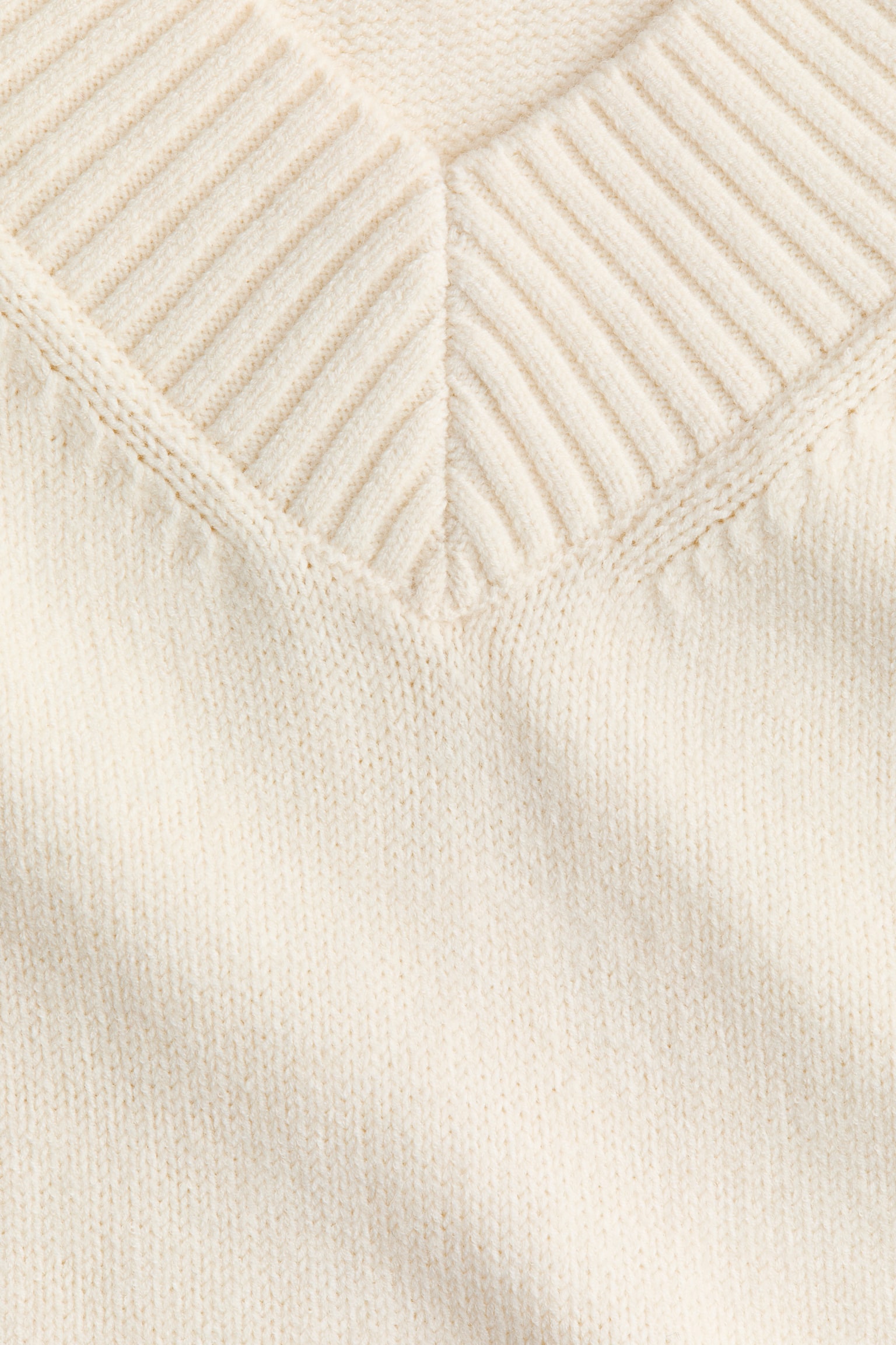 V-Neck Sweater - Cream/Black/Light yellow/Taupe/Dark green - 5
