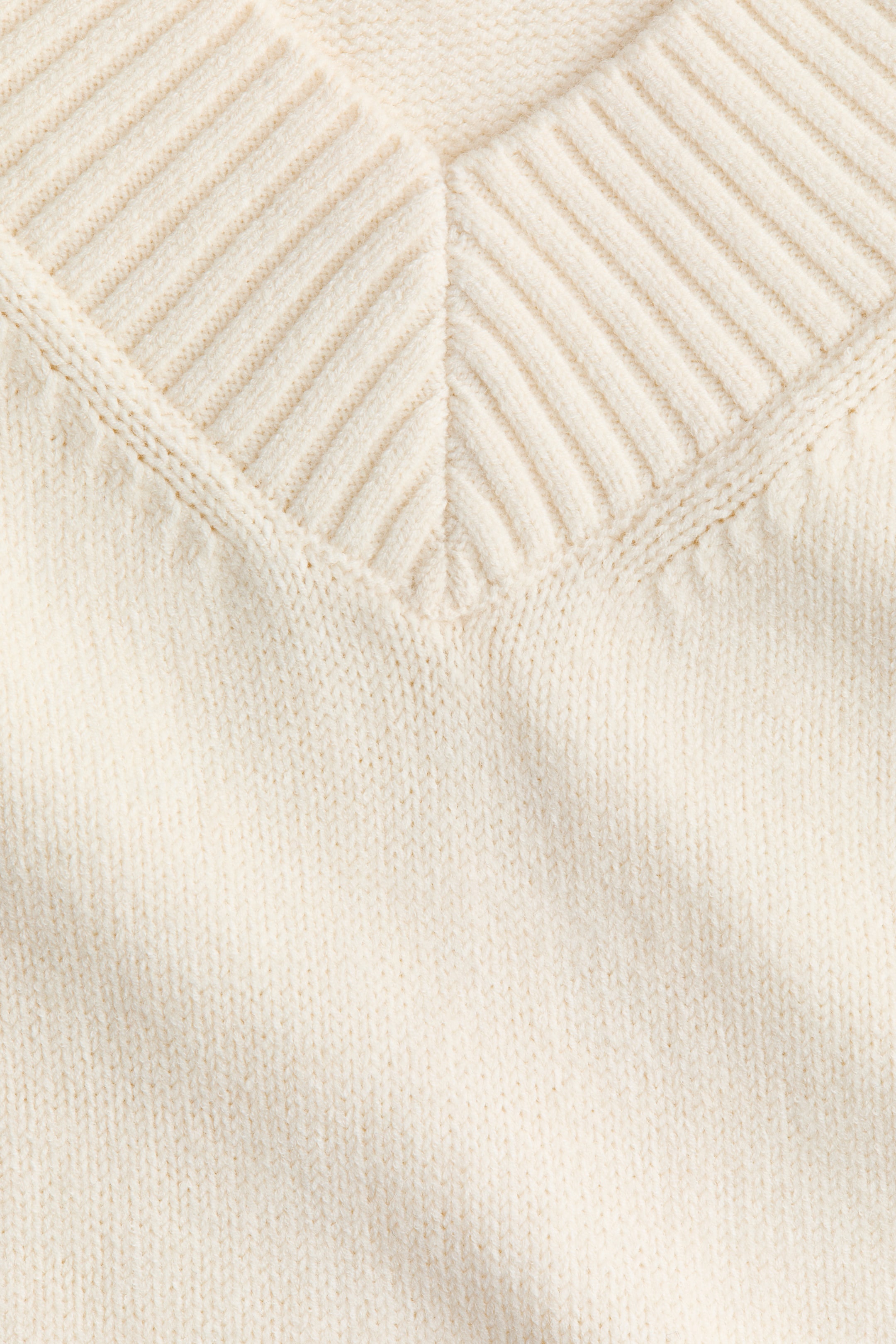 View larger image: V-neck jumper - Cream - Ladies | H&M IN 6