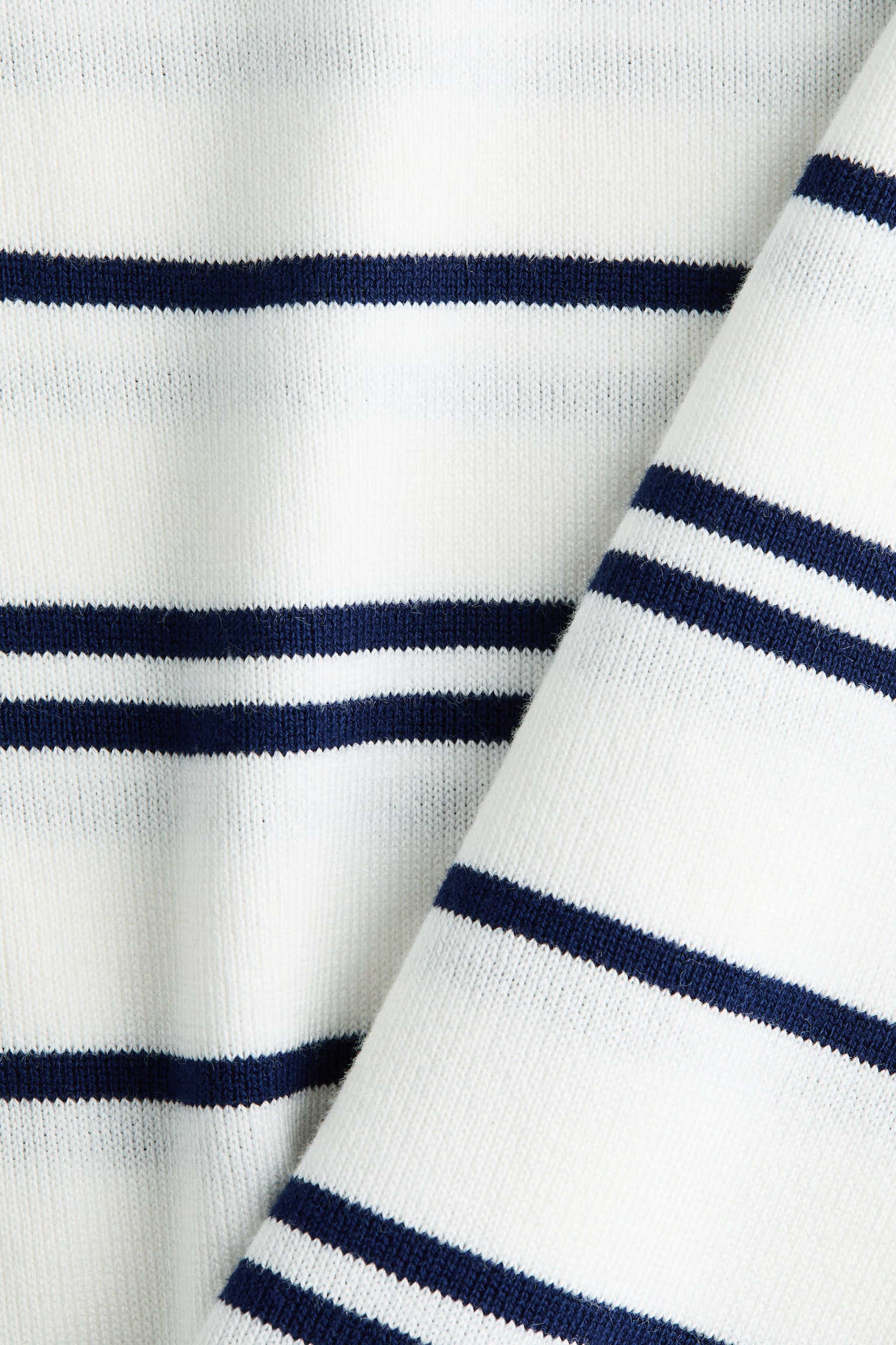 Fine-knit T-shirt - White/Blue striped/Black/Light blue/Green/White/Black striped - 5