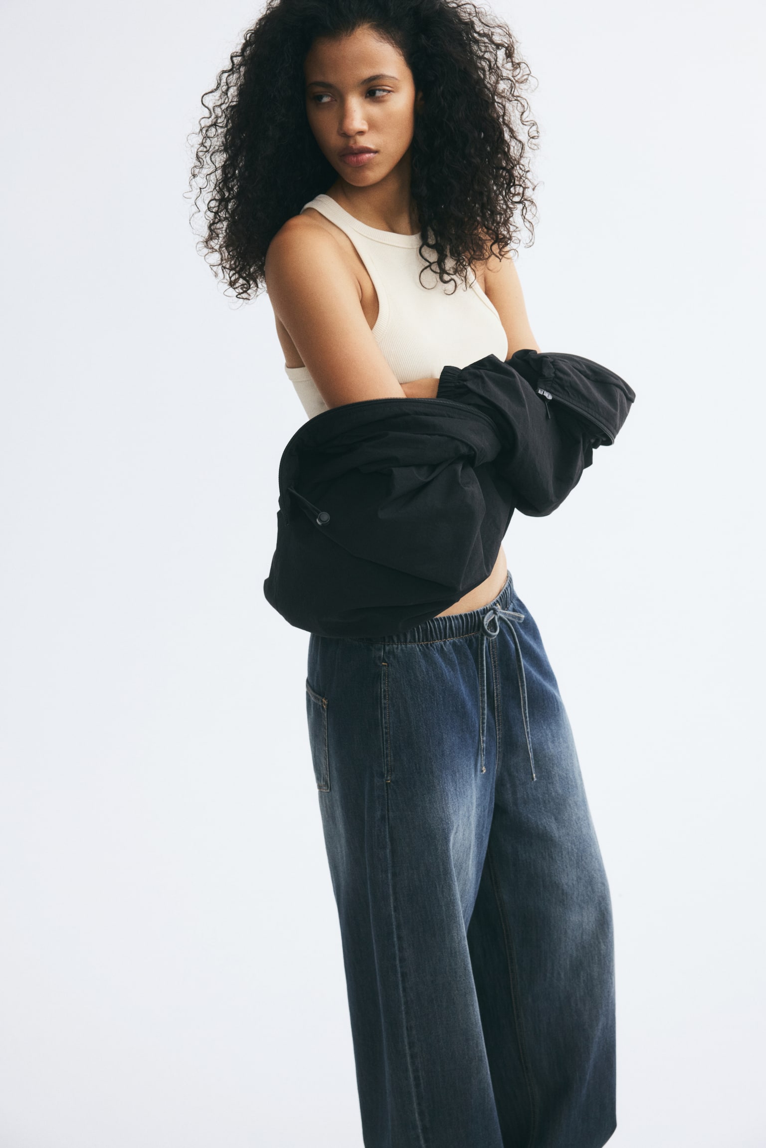 Женские брюки H&M Barrel-Leg, цвет: Тёмный джинсовый синий — фото 4