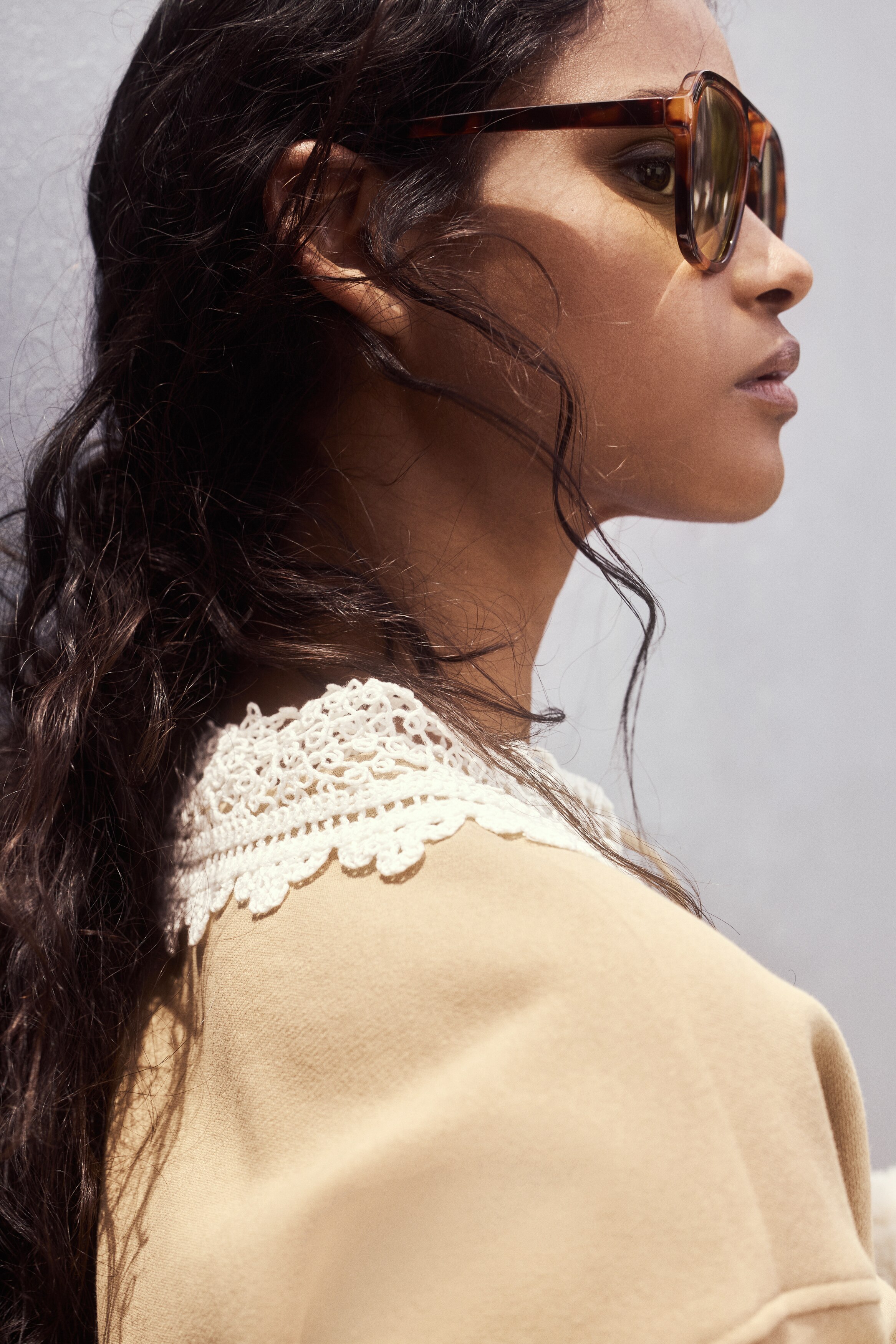 Collared sweatshirt