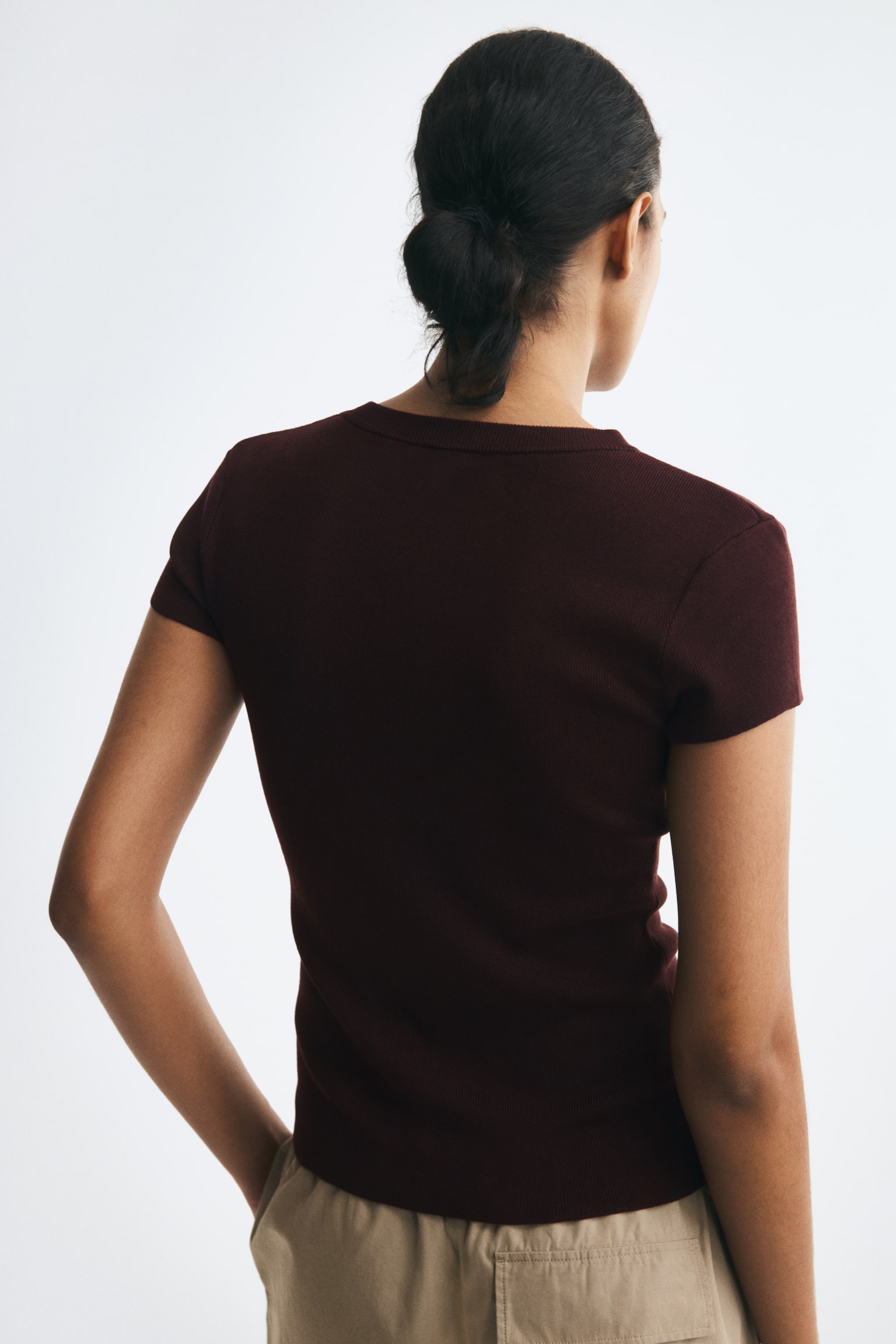 Женская футболка H&M Knit V-Neck, цвет: Тёмный коричневый — фото 4