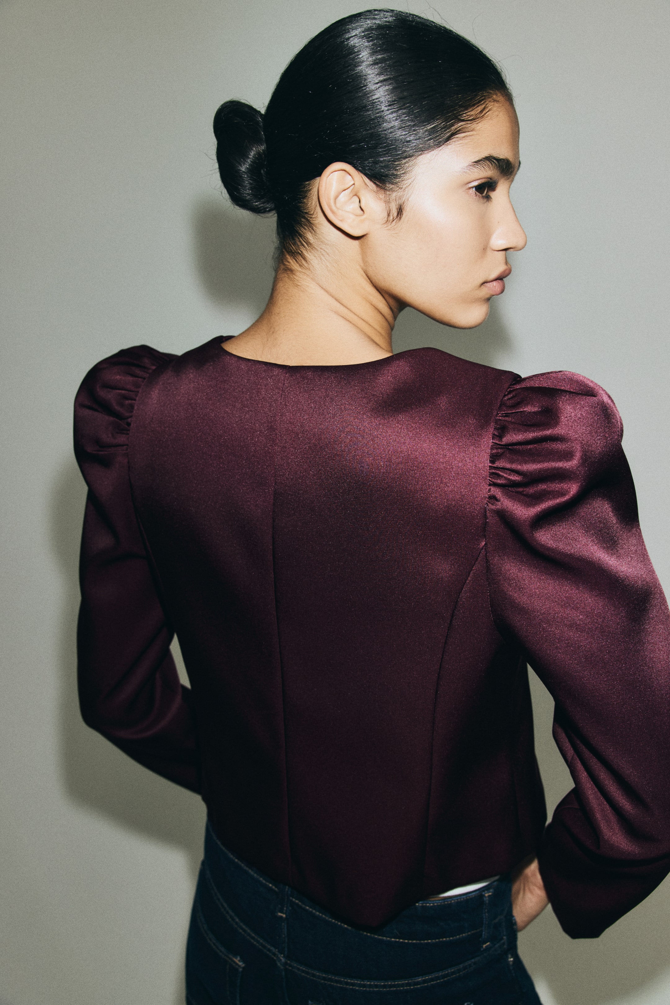 Visualizza immagine più grande: Puff-sleeved blouse - Bordeaux - DONNA | H&M IT 4