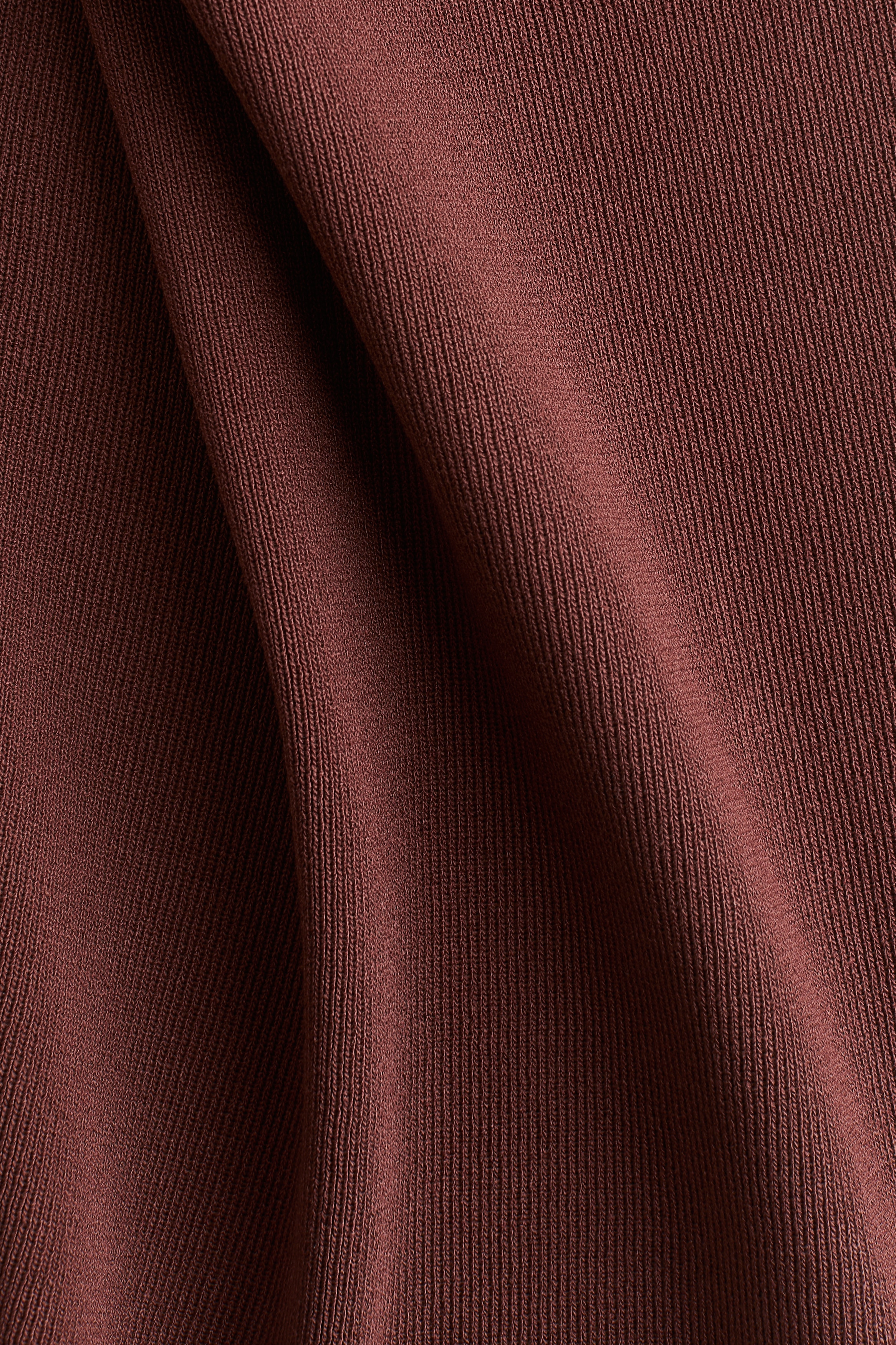 Fine-knit halterneck top