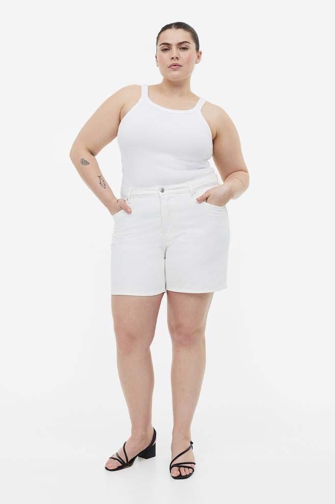 H&M+ Bermuda High Denim shorts Curvy Fit - Hvid/Sort/Lys denimblå - 1
