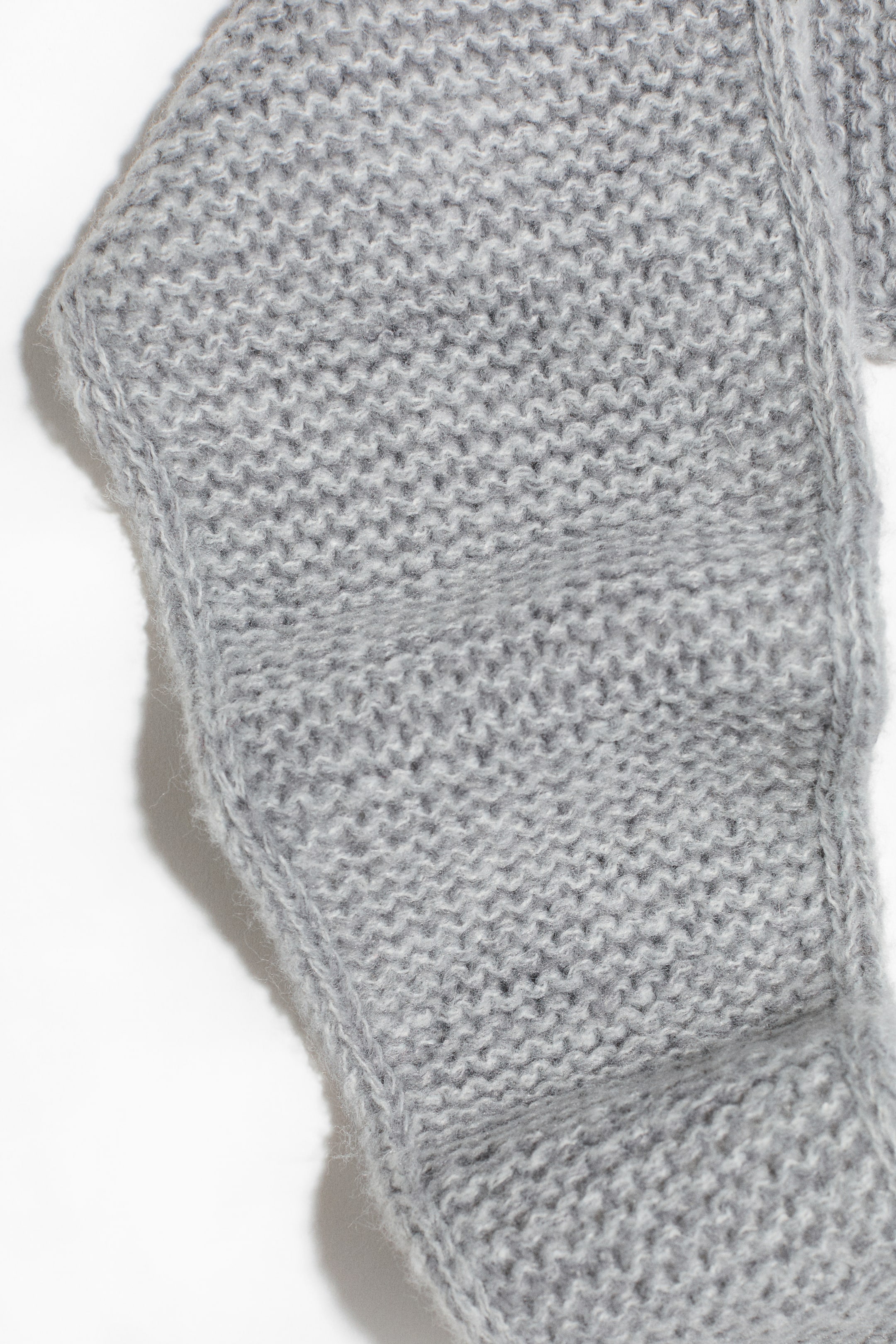 View larger image: Garter-Stitched Scarf - Gray melange - Ladies | H&M CA 3